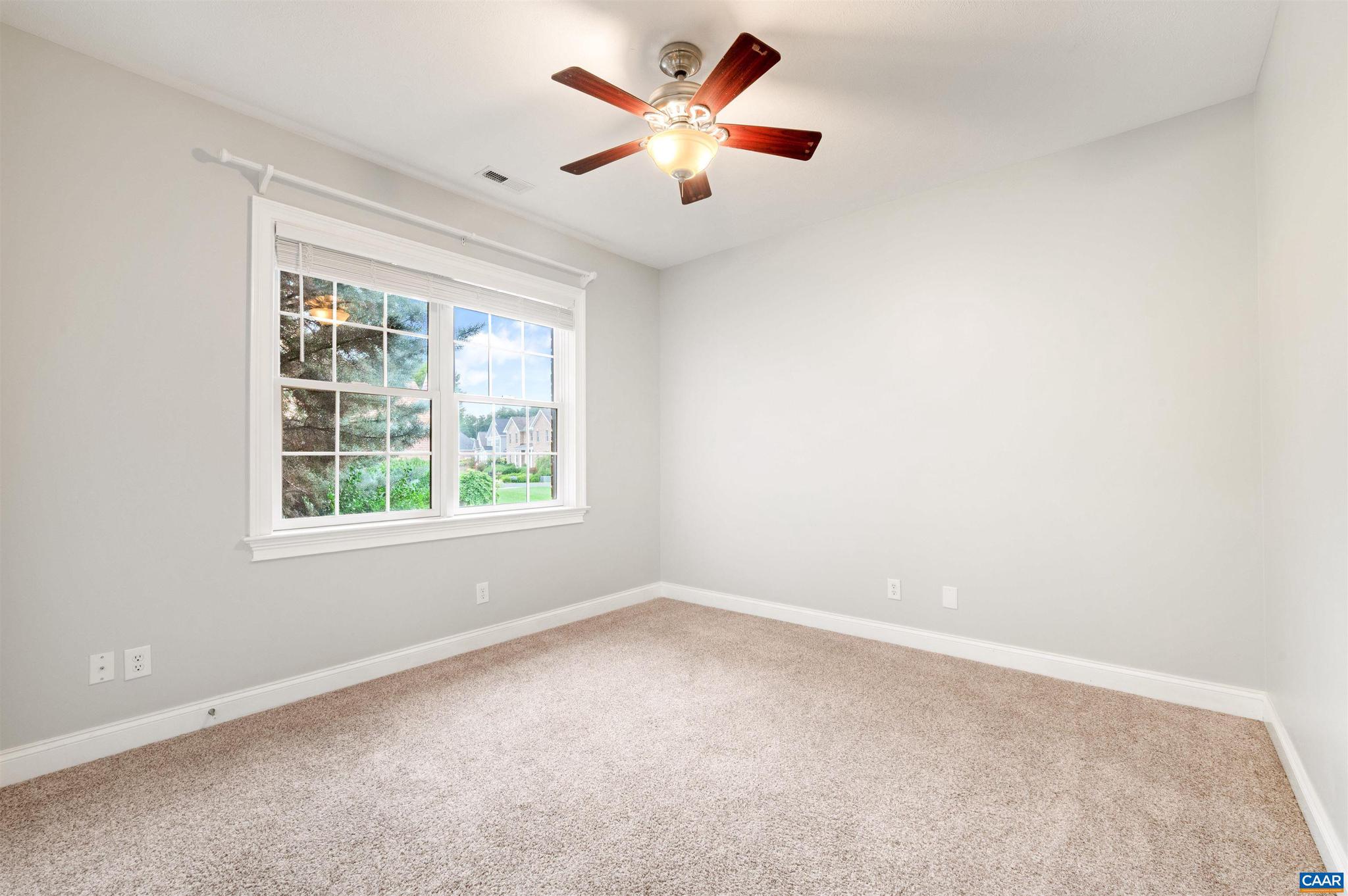 CROSSROADS FARM - Residential