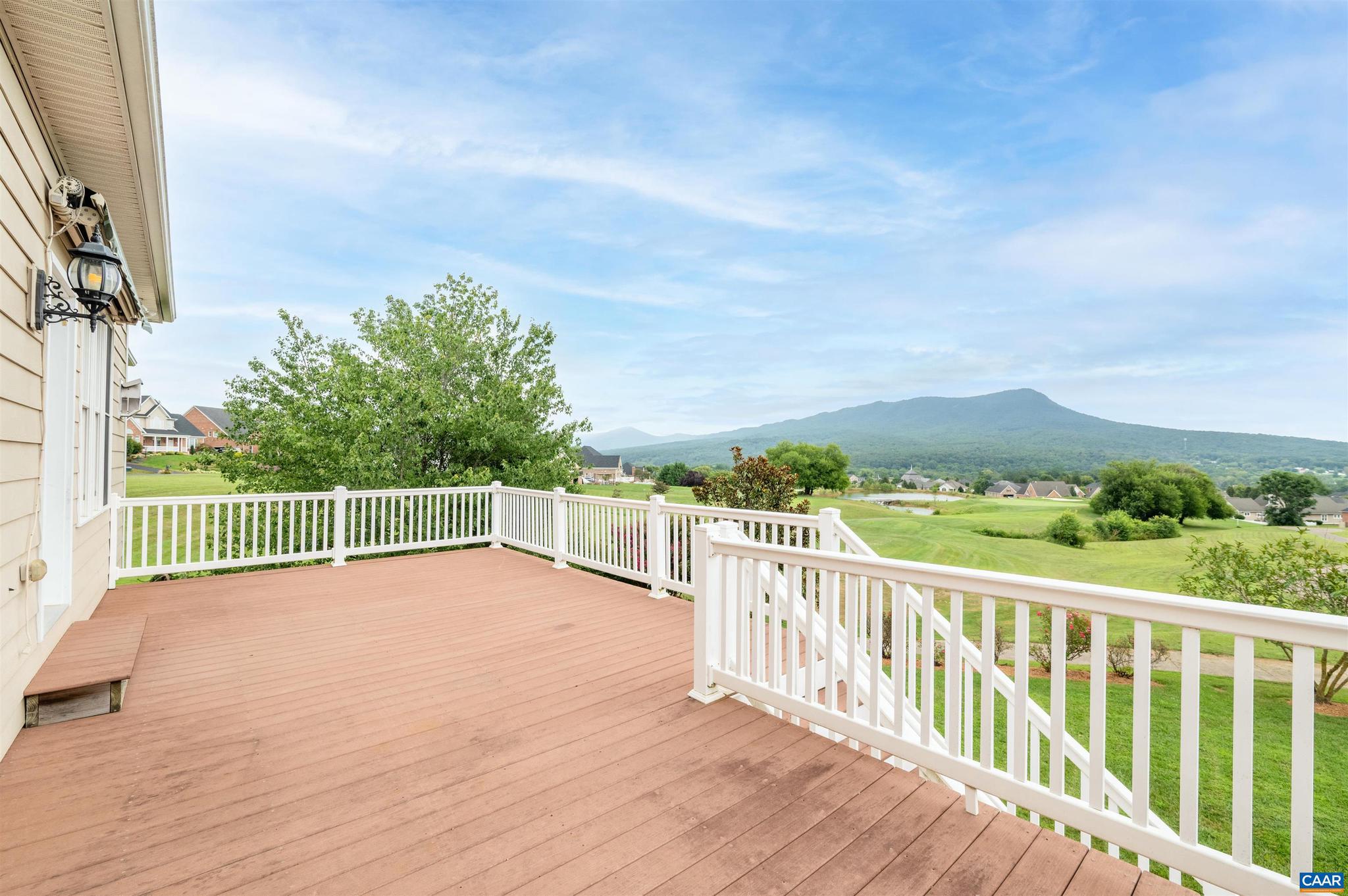 CROSSROADS FARM - Residential