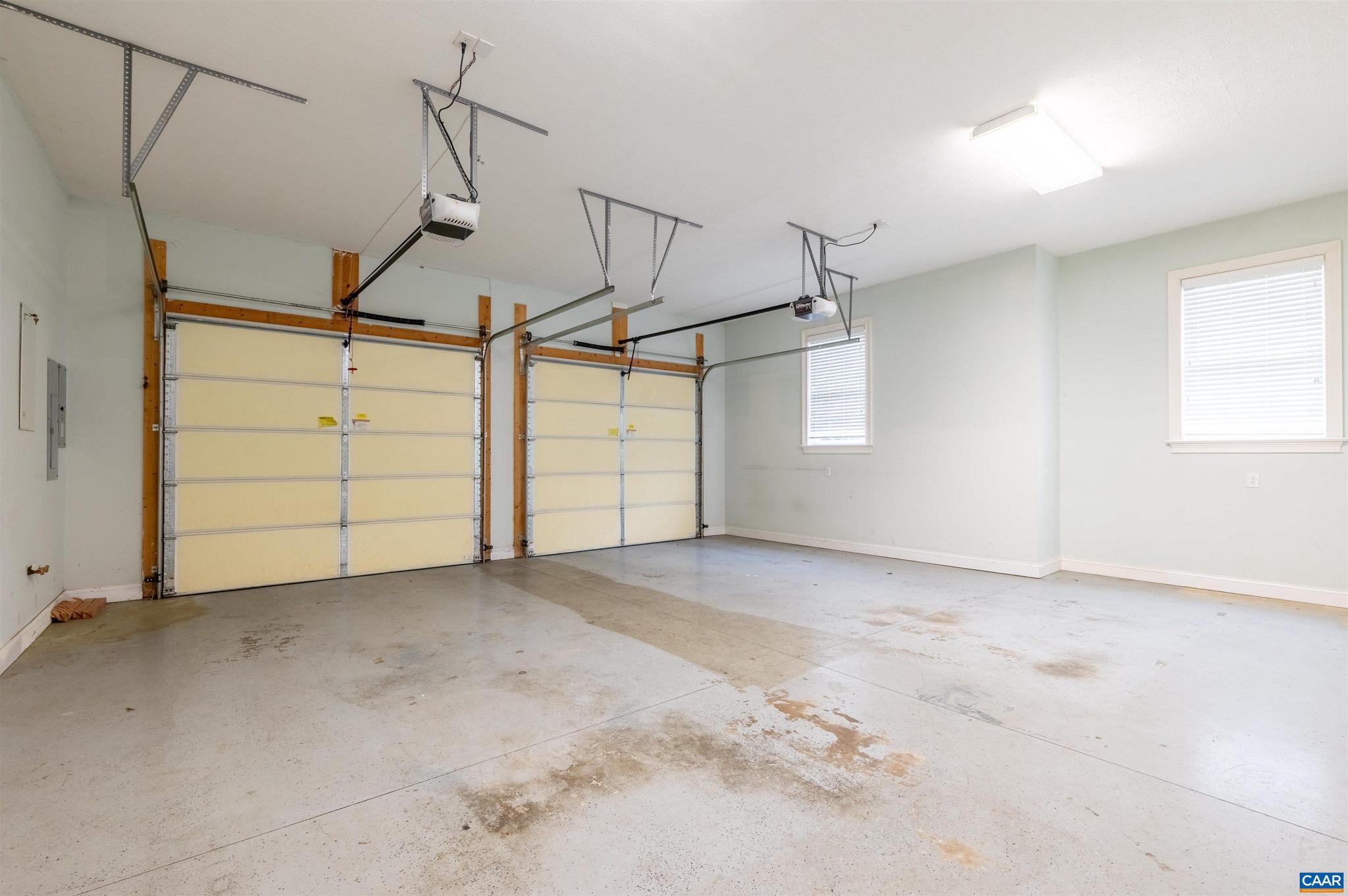 CROSSROADS FARM - Residential