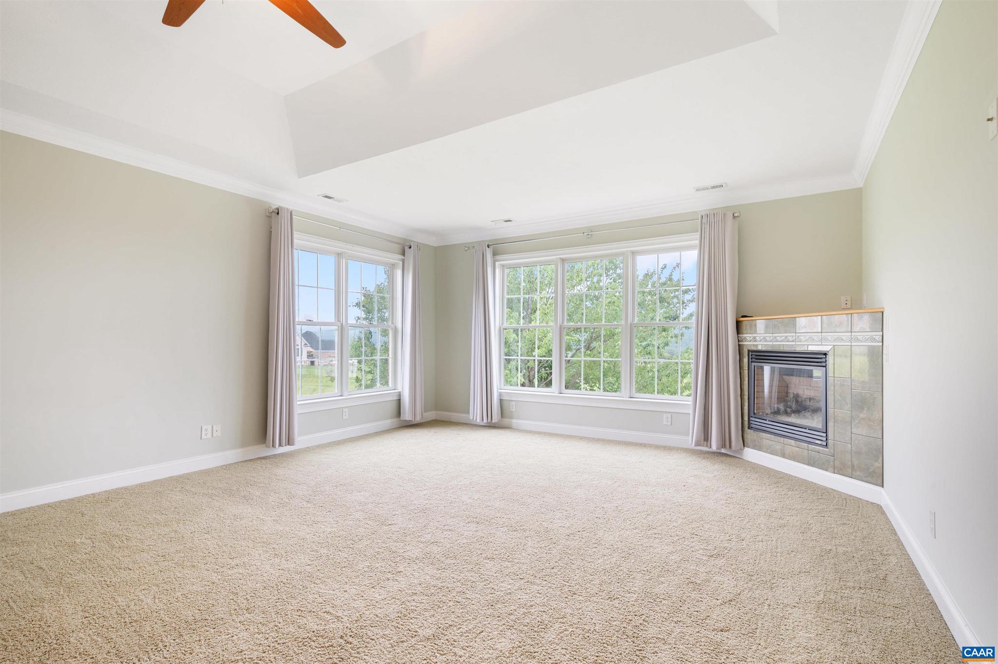 CROSSROADS FARM - Residential