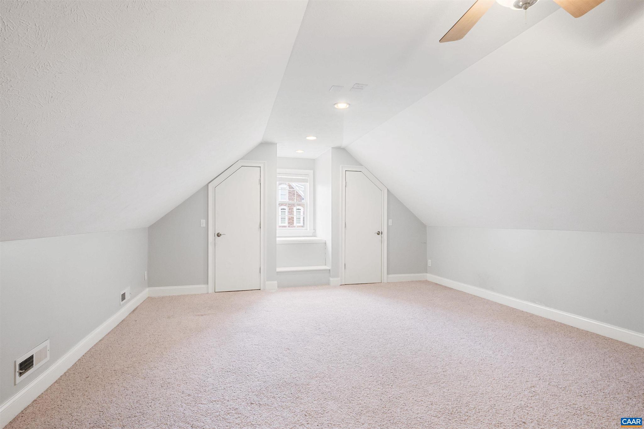 CROSSROADS FARM - Residential