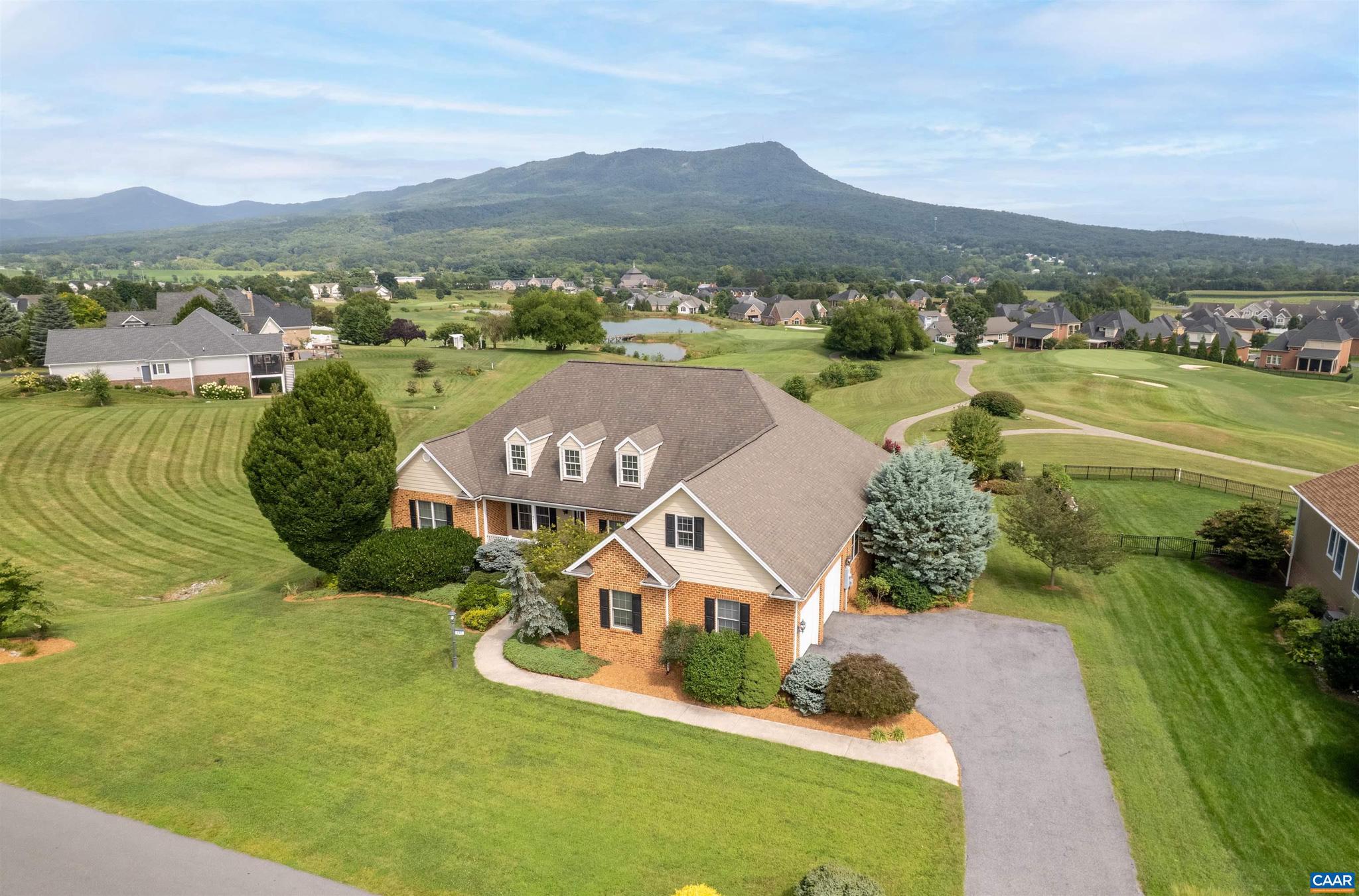 CROSSROADS FARM - Residential