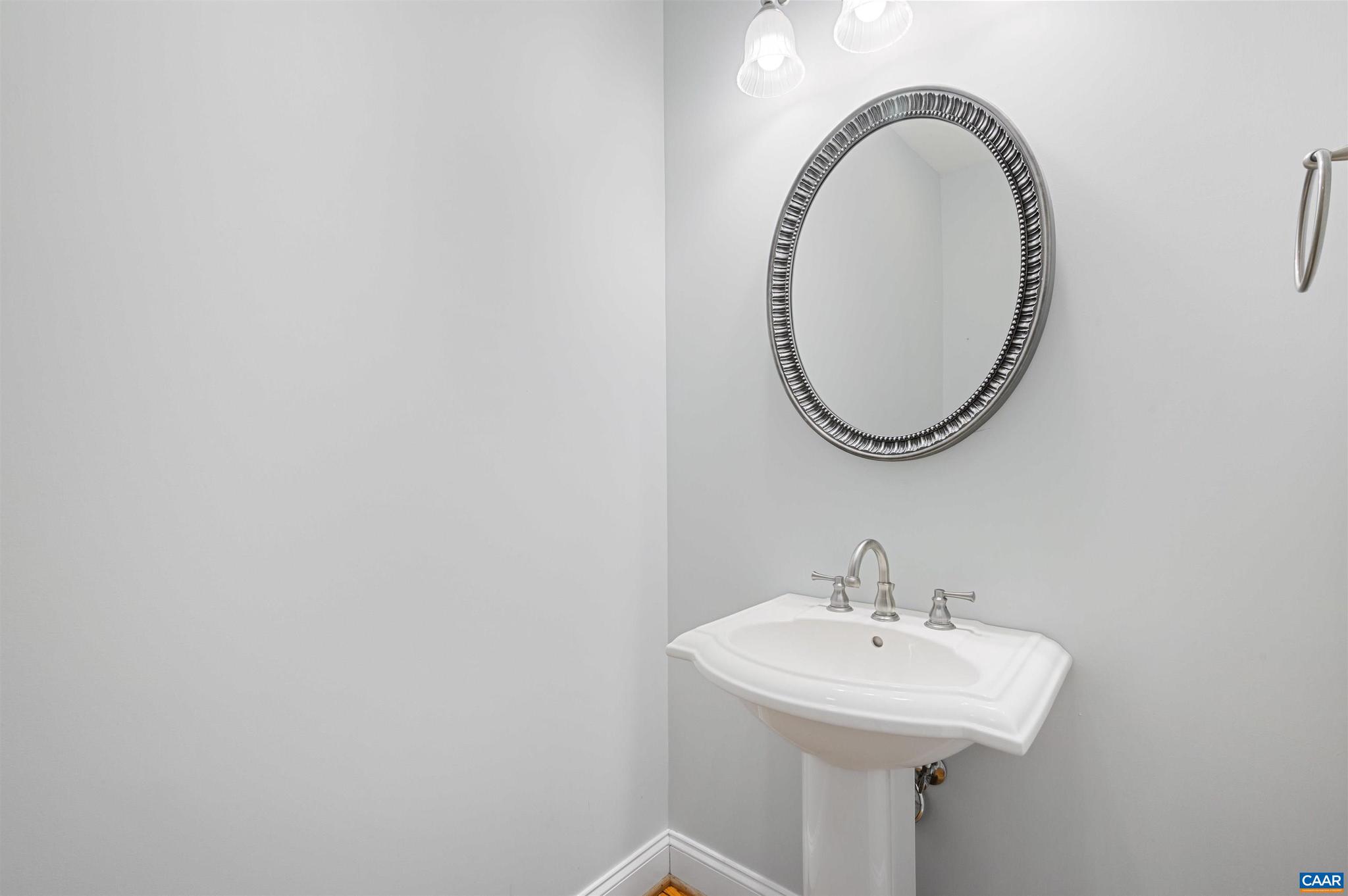 CROSSROADS FARM - Residential