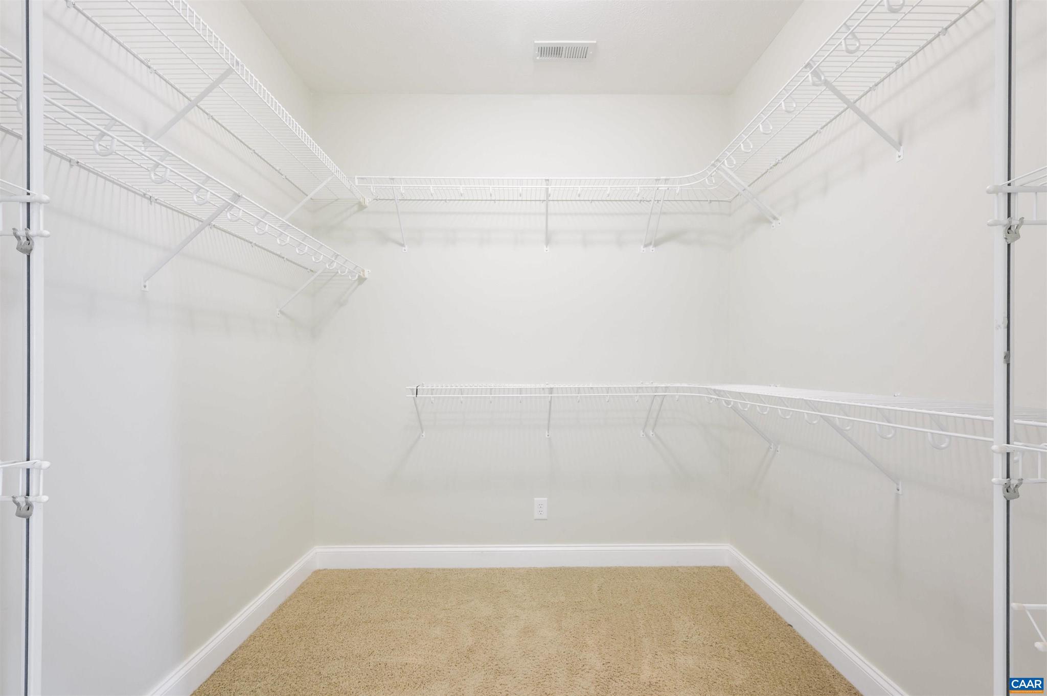 CROSSROADS FARM - Residential