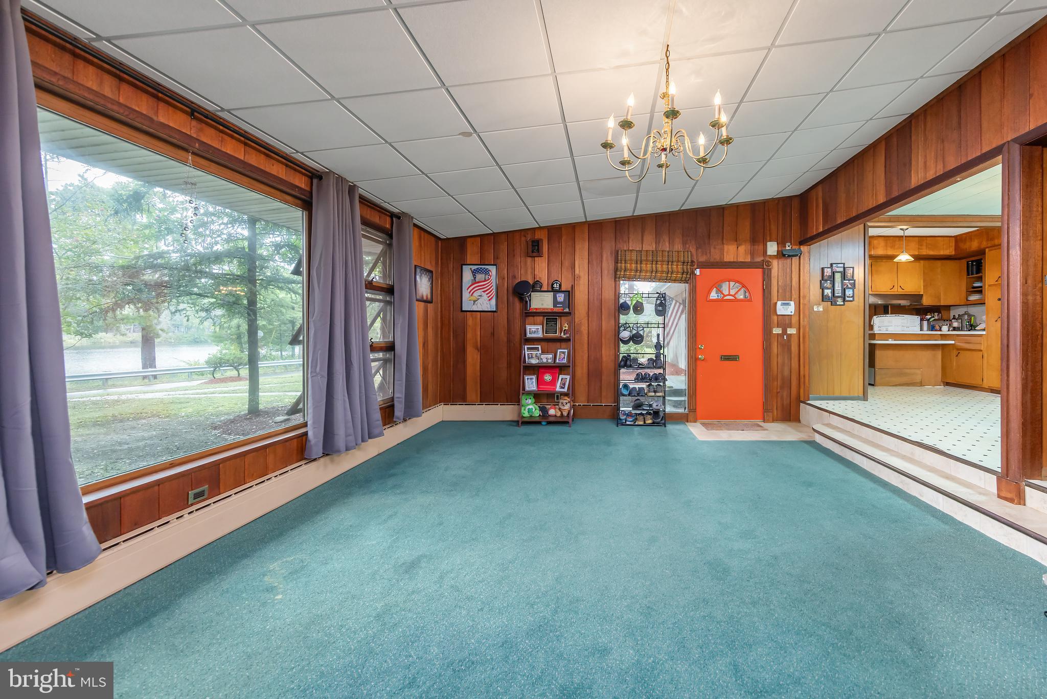 1502 S LAKESHORE DRIVE