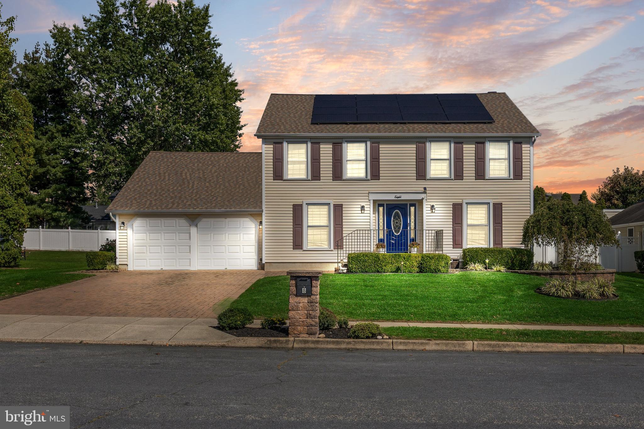 8 TROON ROAD