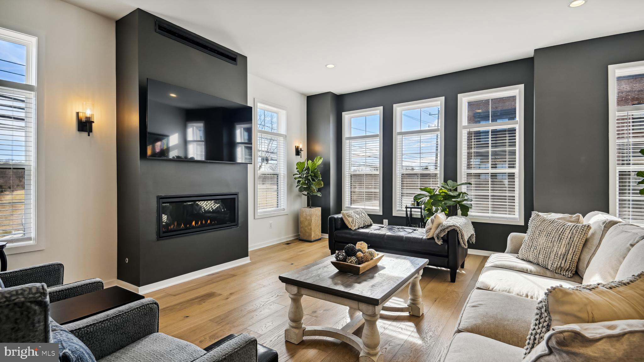 REGENCY AT BELMONT - Residential