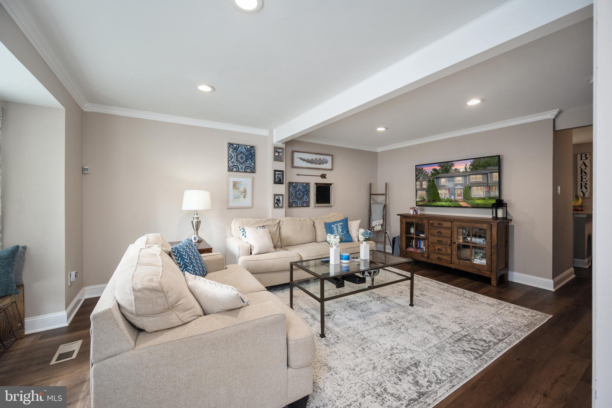 RESTON - Residential