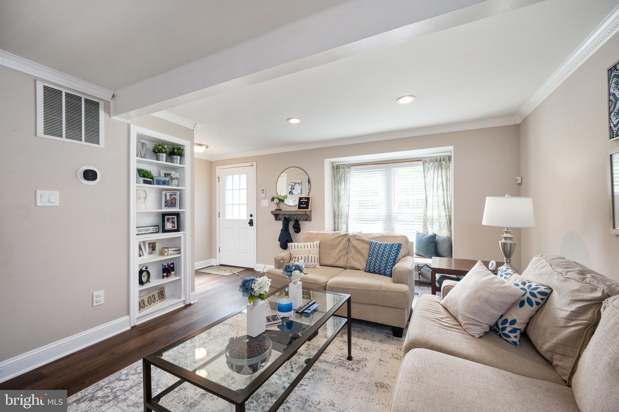 RESTON - Residential