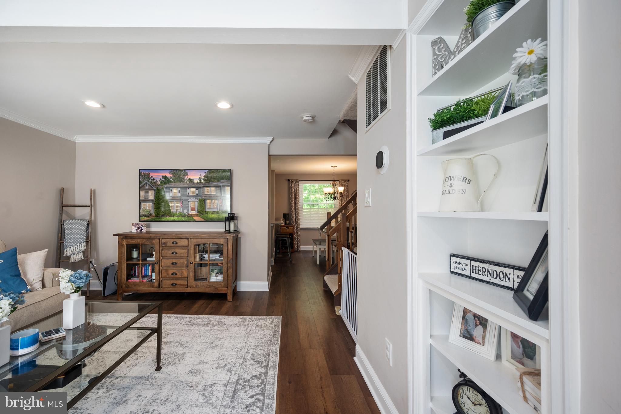 RESTON - Residential