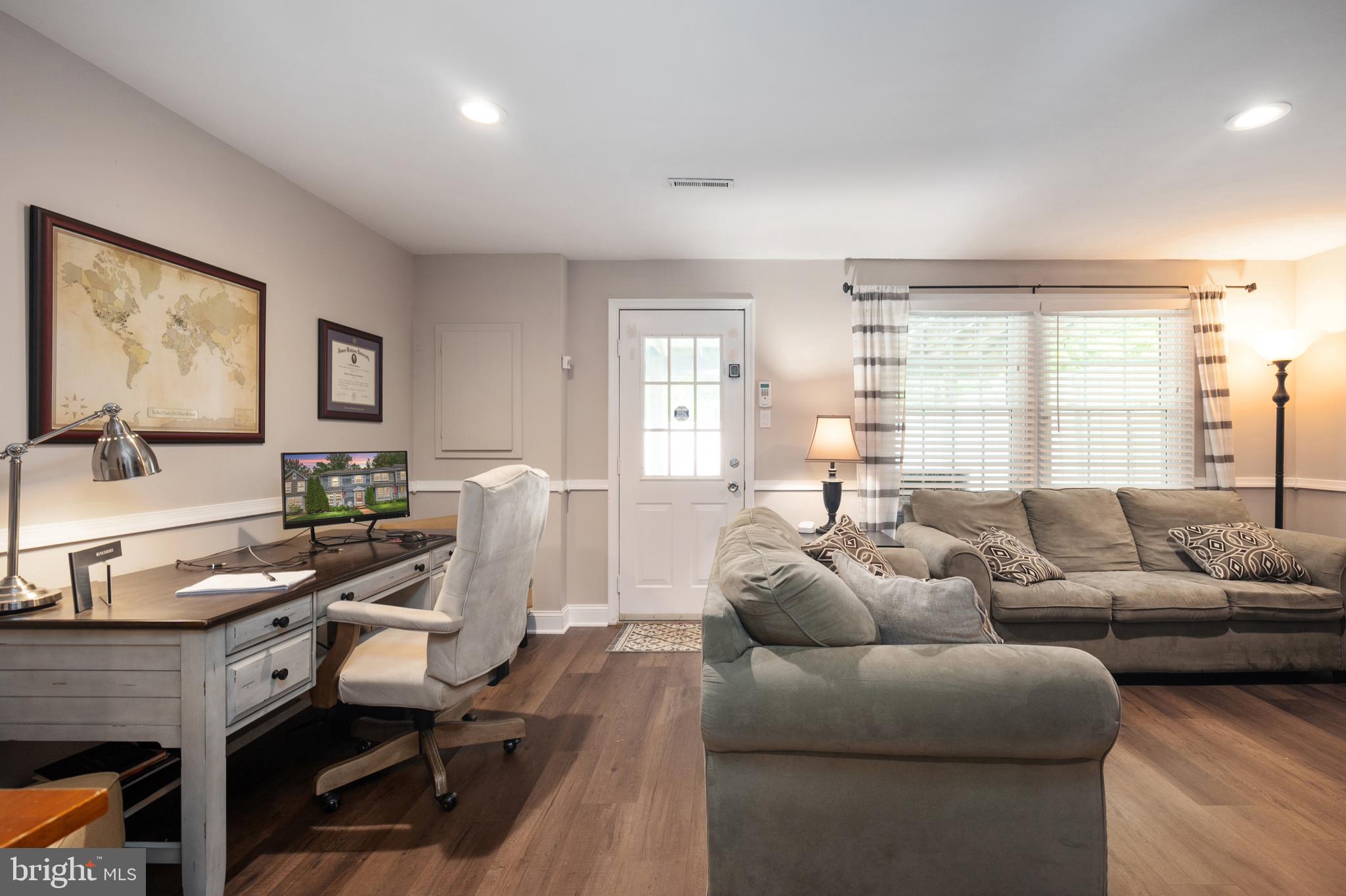 RESTON - Residential