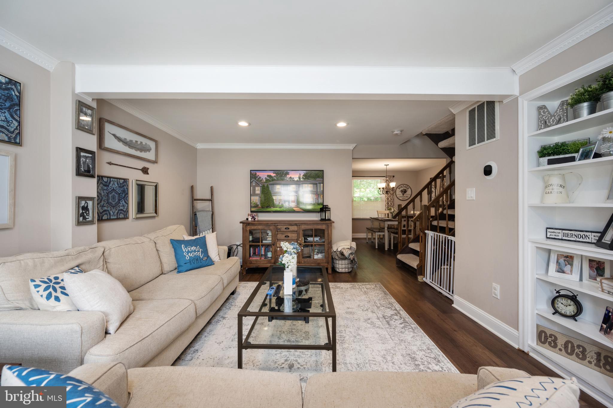 RESTON - Residential