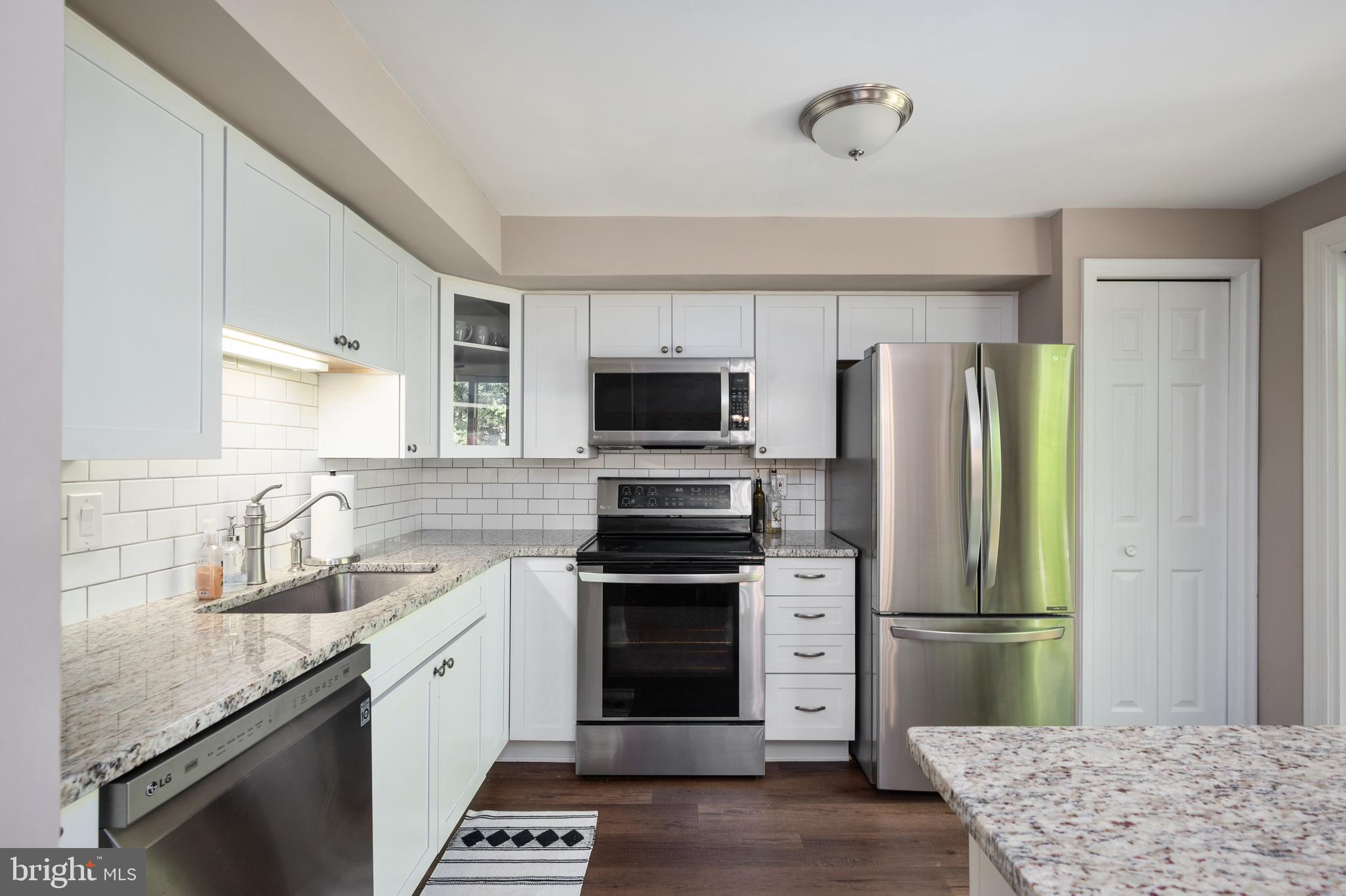 RESTON - Residential