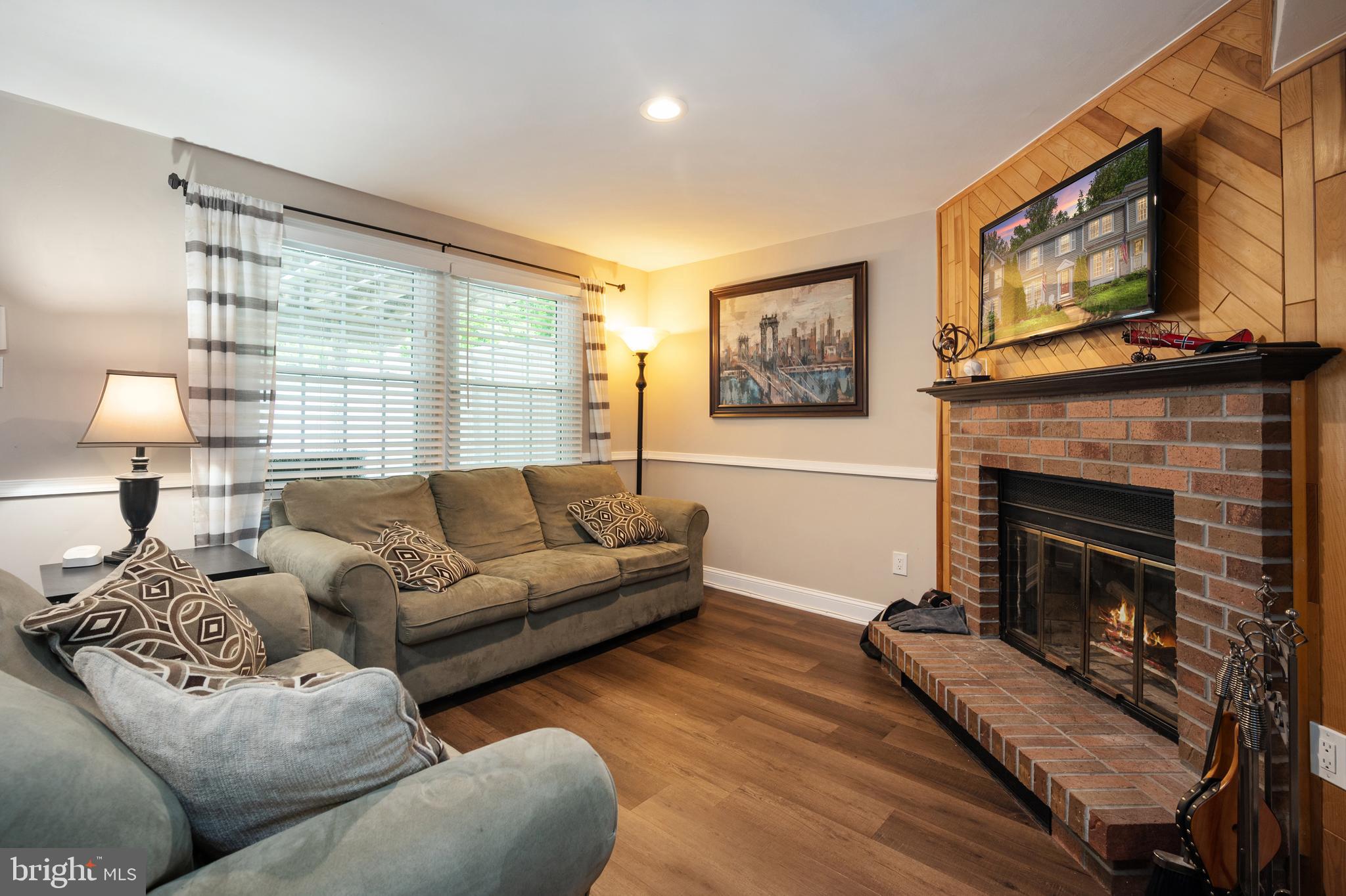 RESTON - Residential