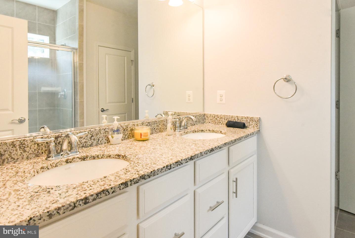 GLEN RIDDLE - Residential Lease