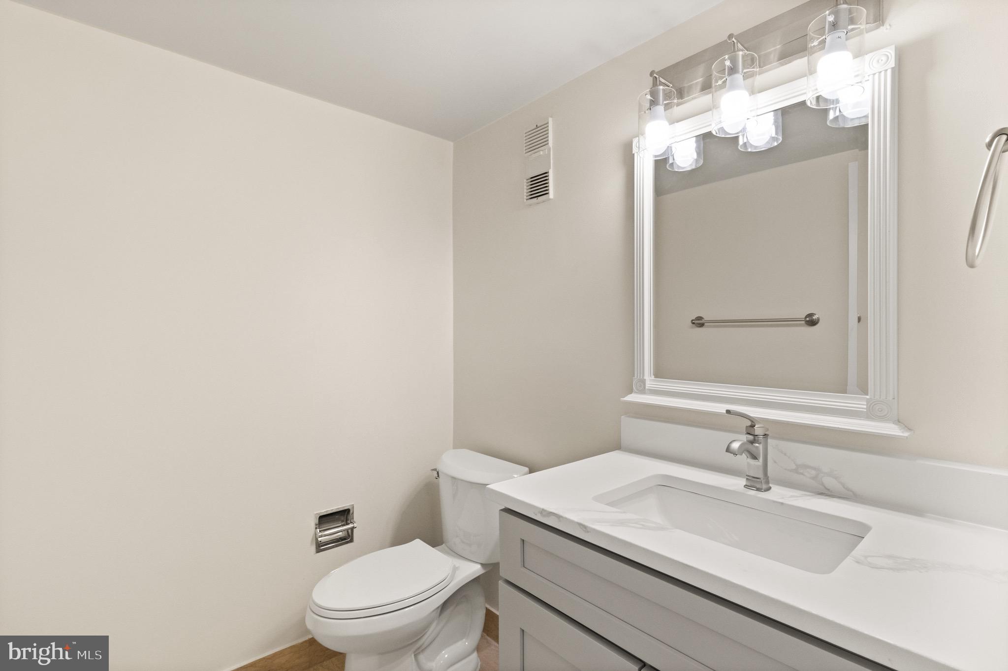 SKYLINE HOUSE - Residential Lease