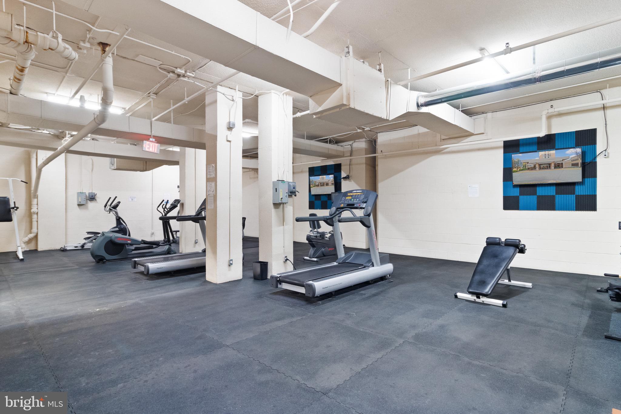 SKYLINE HOUSE - Residential Lease