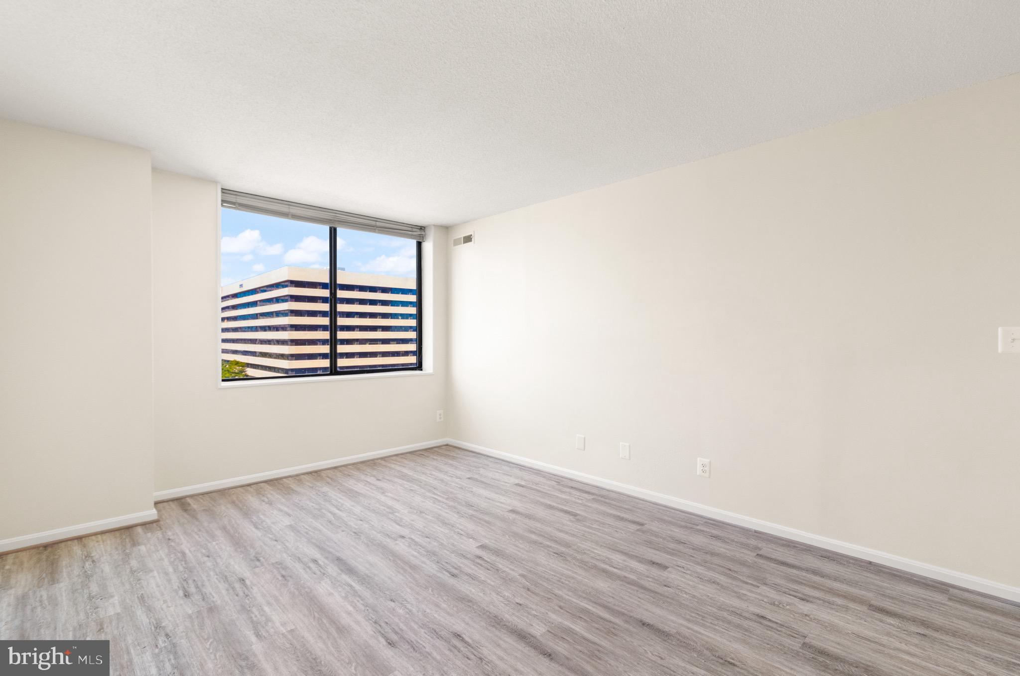 SKYLINE HOUSE - Residential Lease