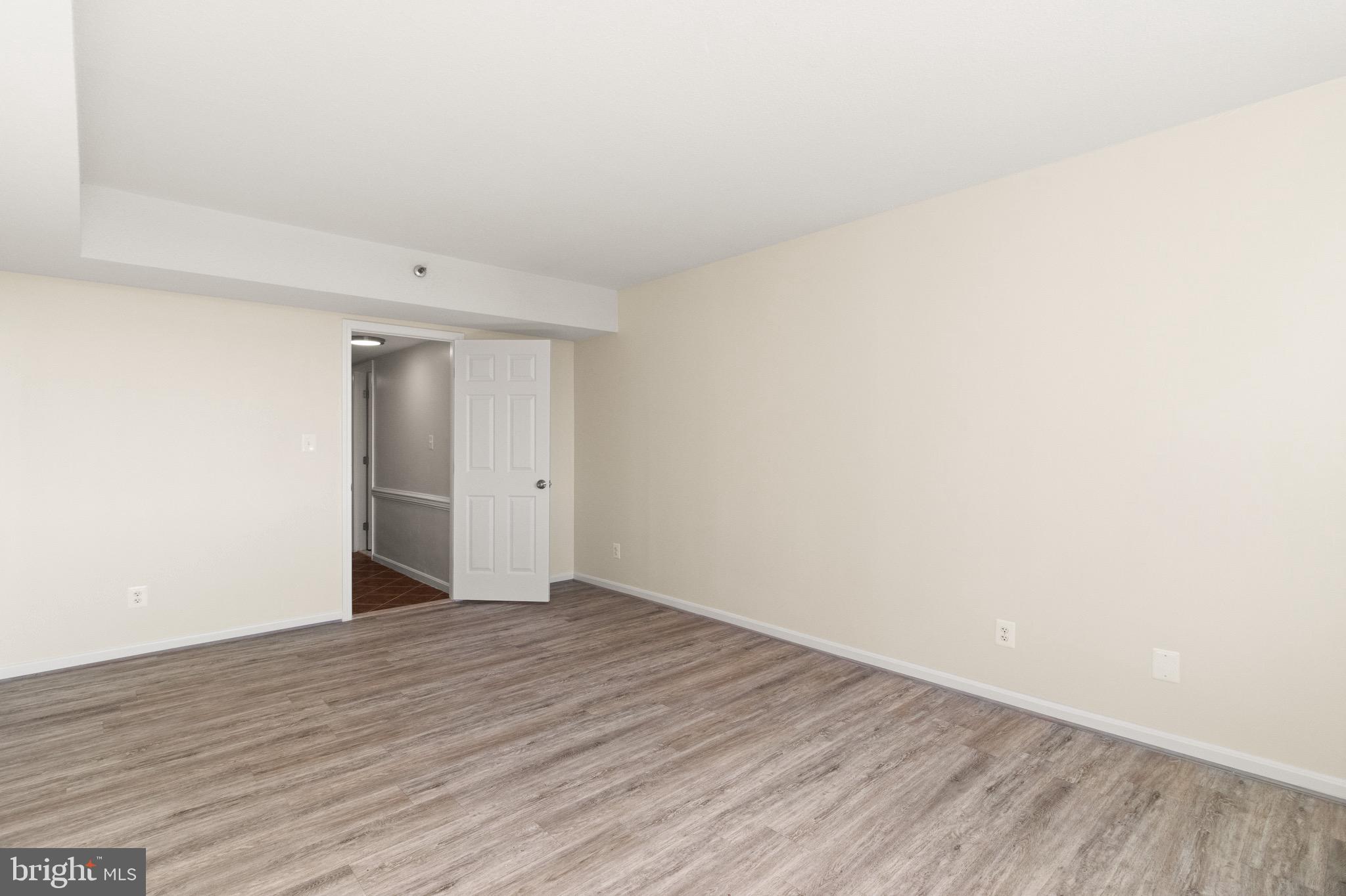 SKYLINE HOUSE - Residential Lease