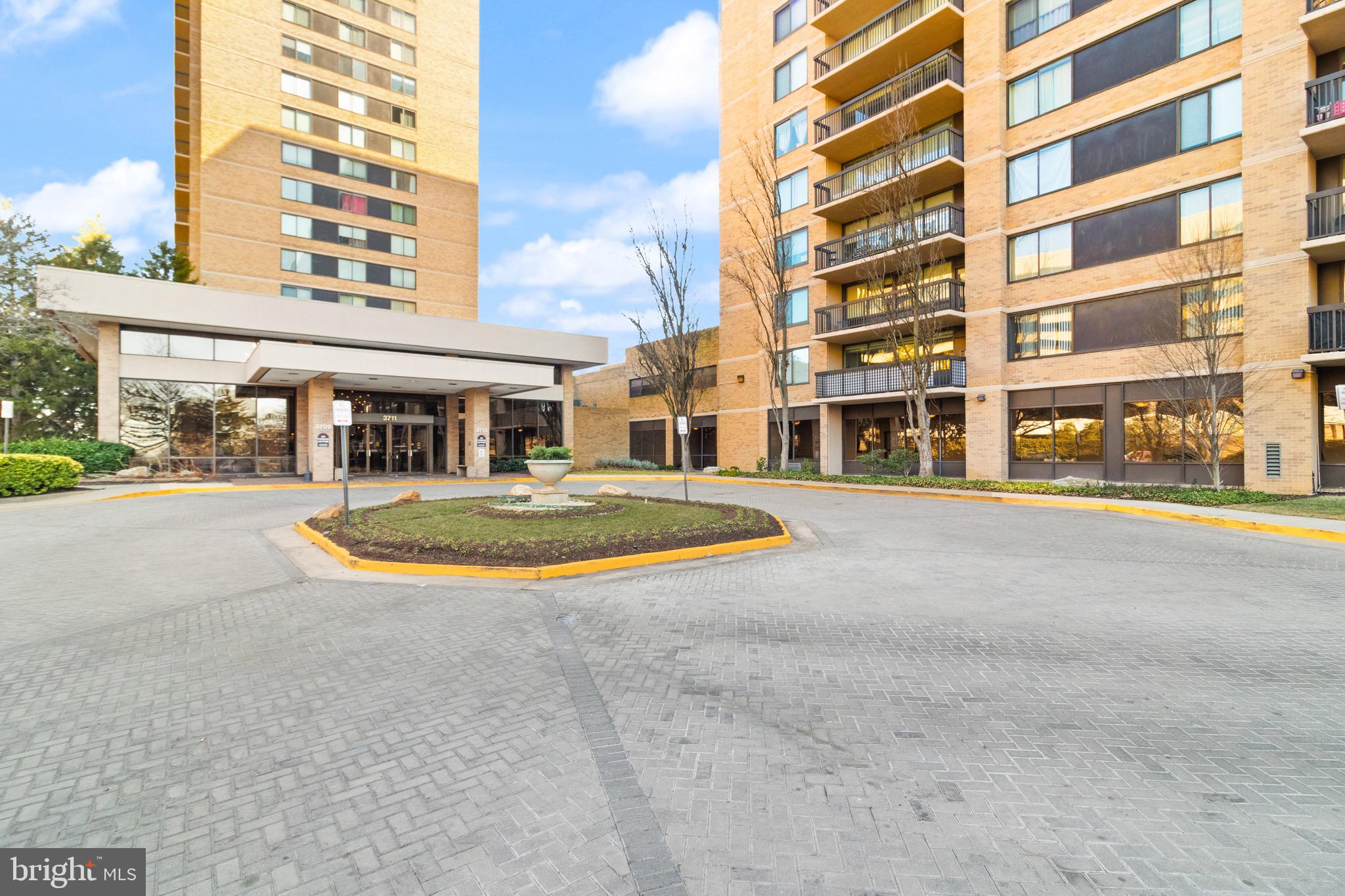 SKYLINE HOUSE - Residential Lease