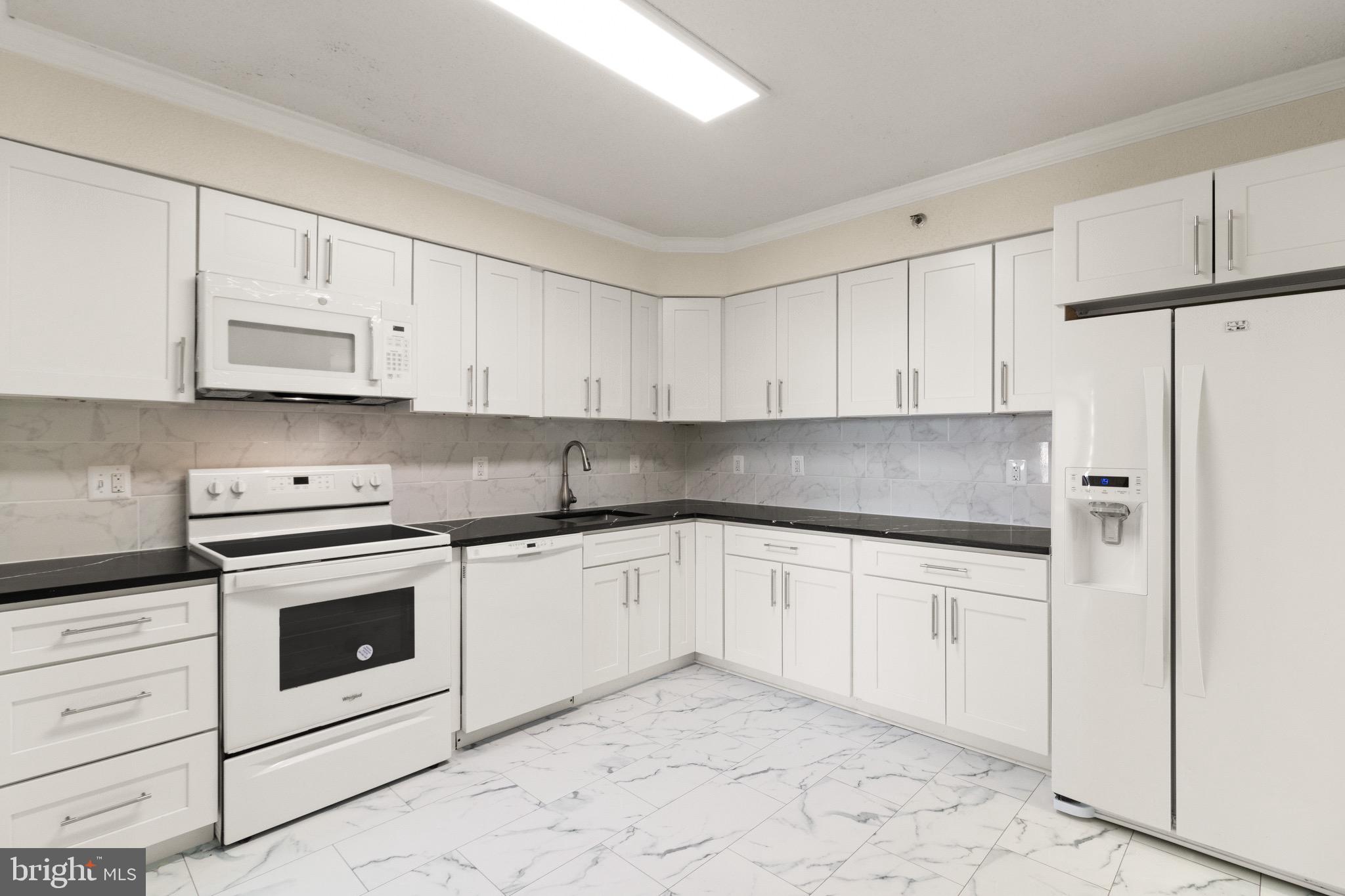 SKYLINE HOUSE - Residential Lease