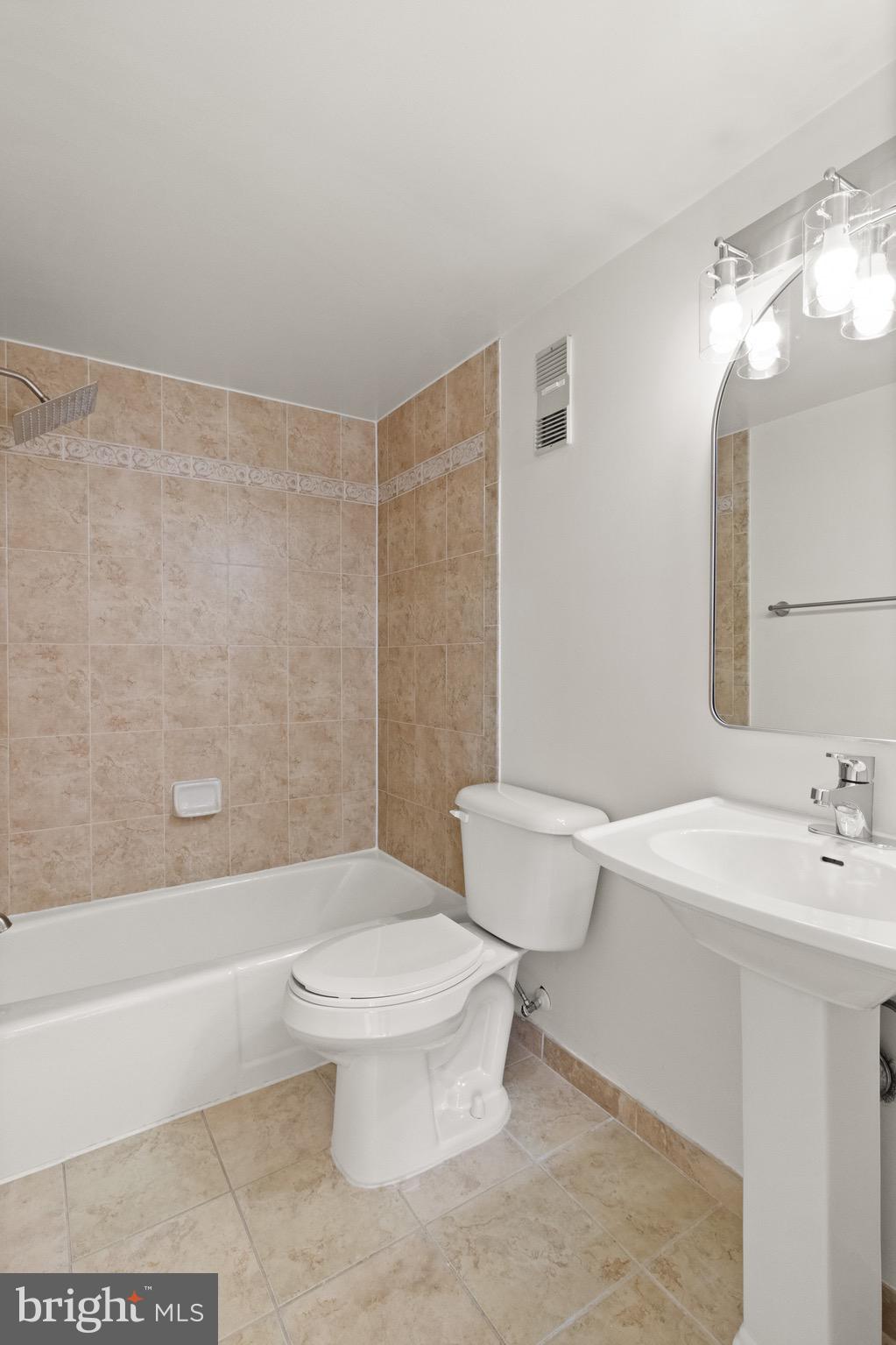 SKYLINE HOUSE - Residential Lease