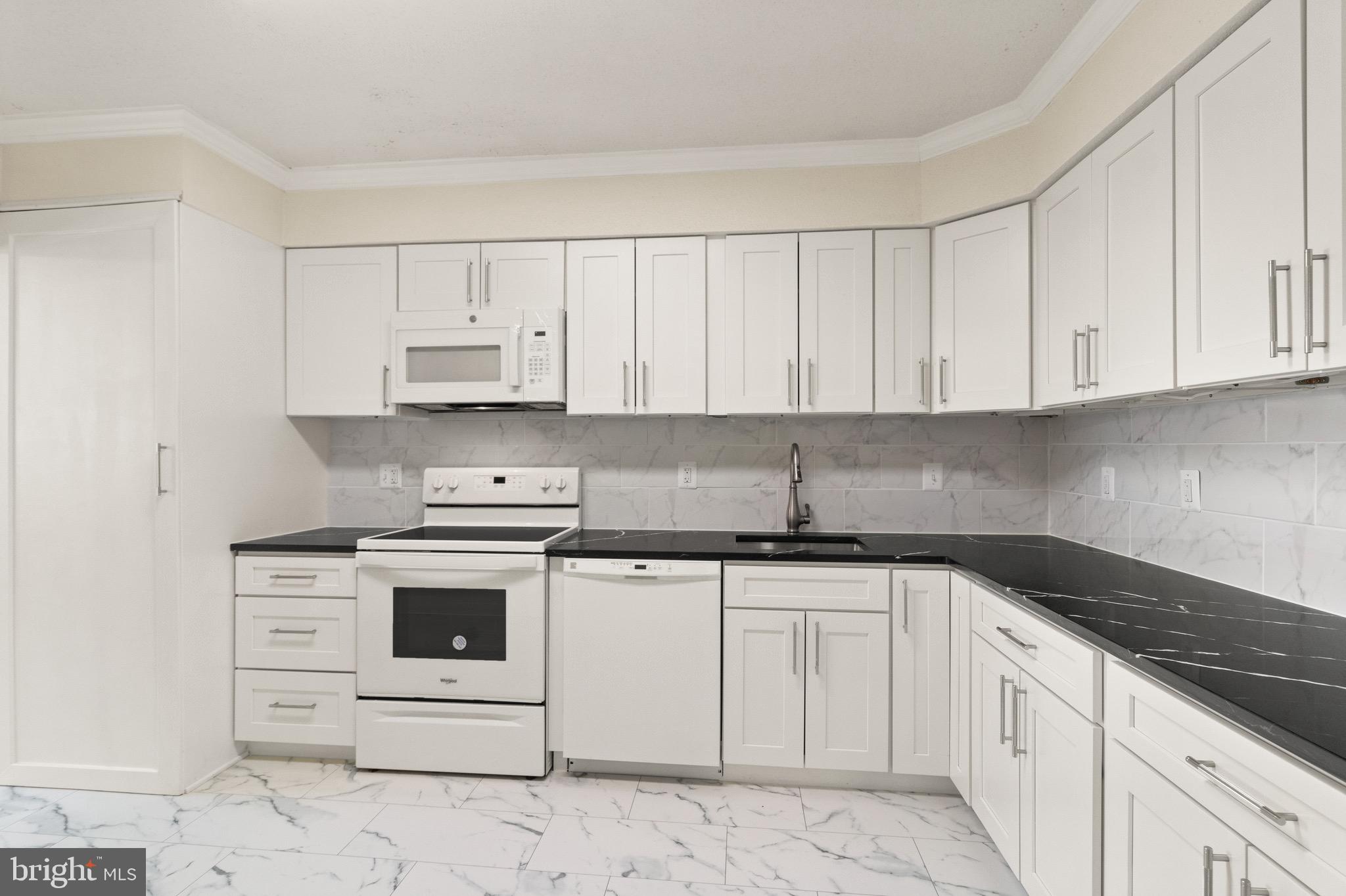 SKYLINE HOUSE - Residential Lease