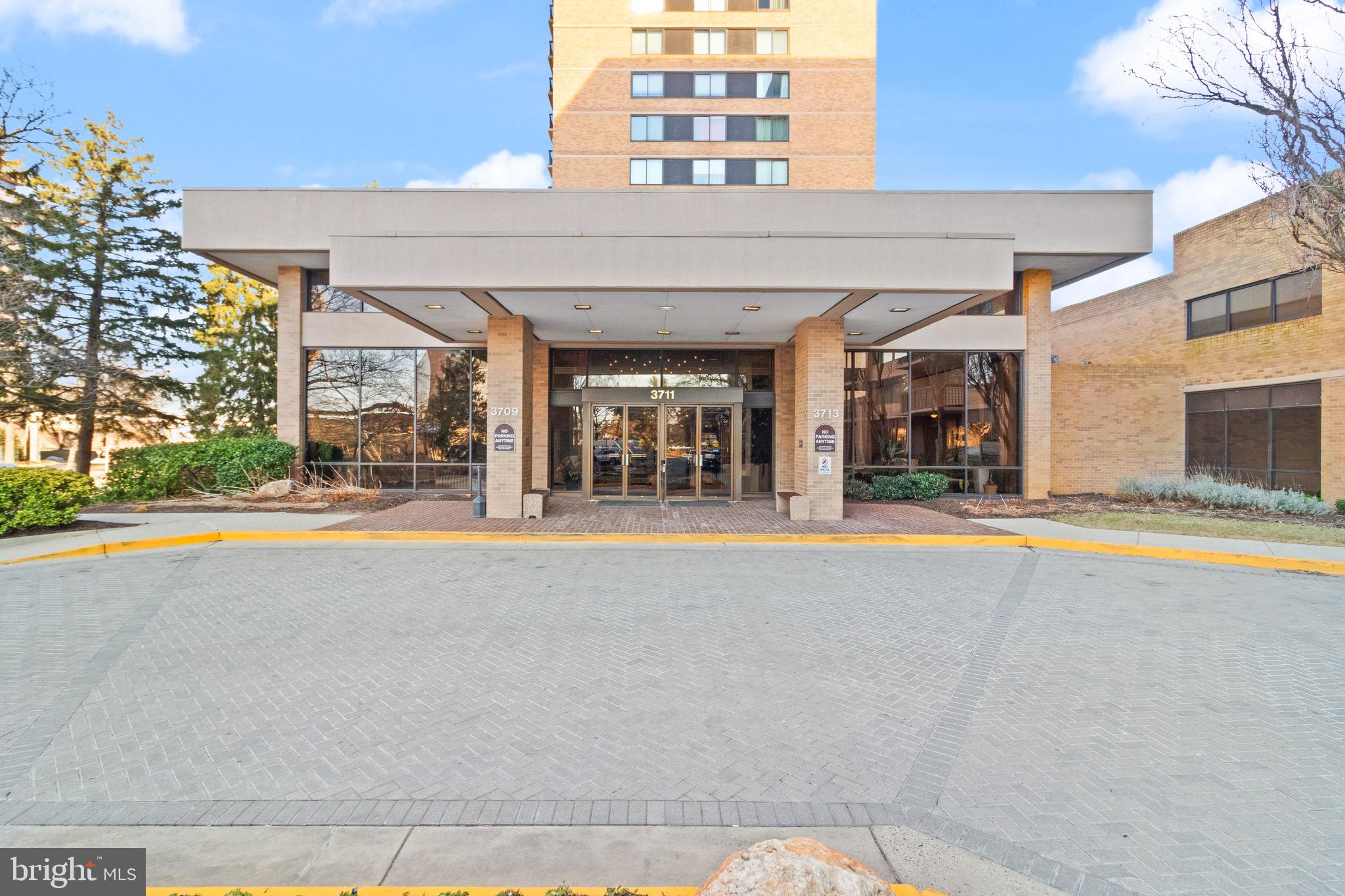 SKYLINE HOUSE - Residential Lease