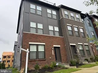 1615 Arrowwood Lane