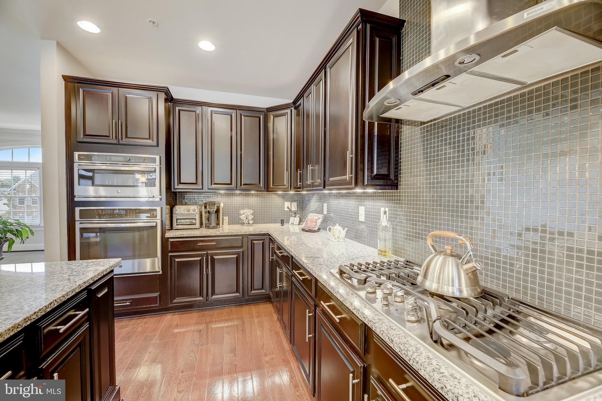 BENTLEY PARK TOWNHOMES - Residential