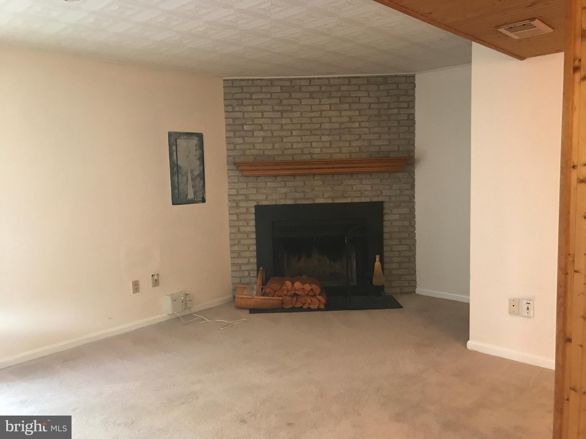 LITTLE ROCKY RUN - Residential Lease