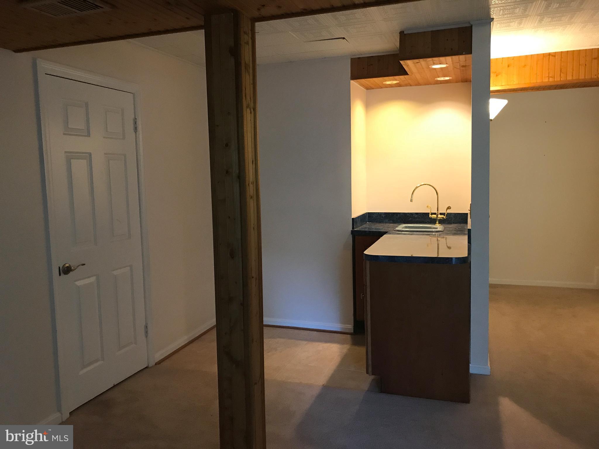 LITTLE ROCKY RUN - Residential Lease