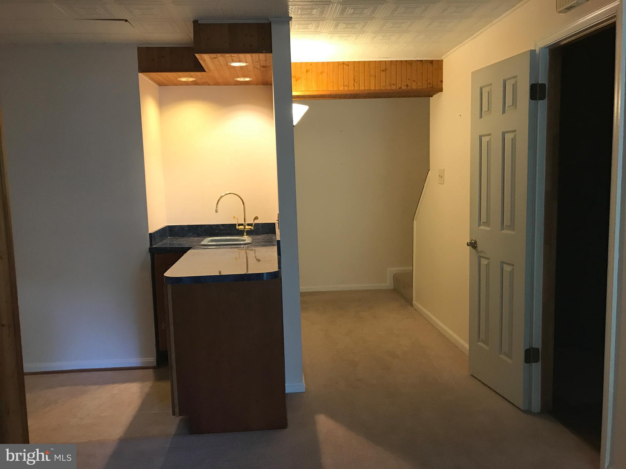 LITTLE ROCKY RUN - Residential Lease