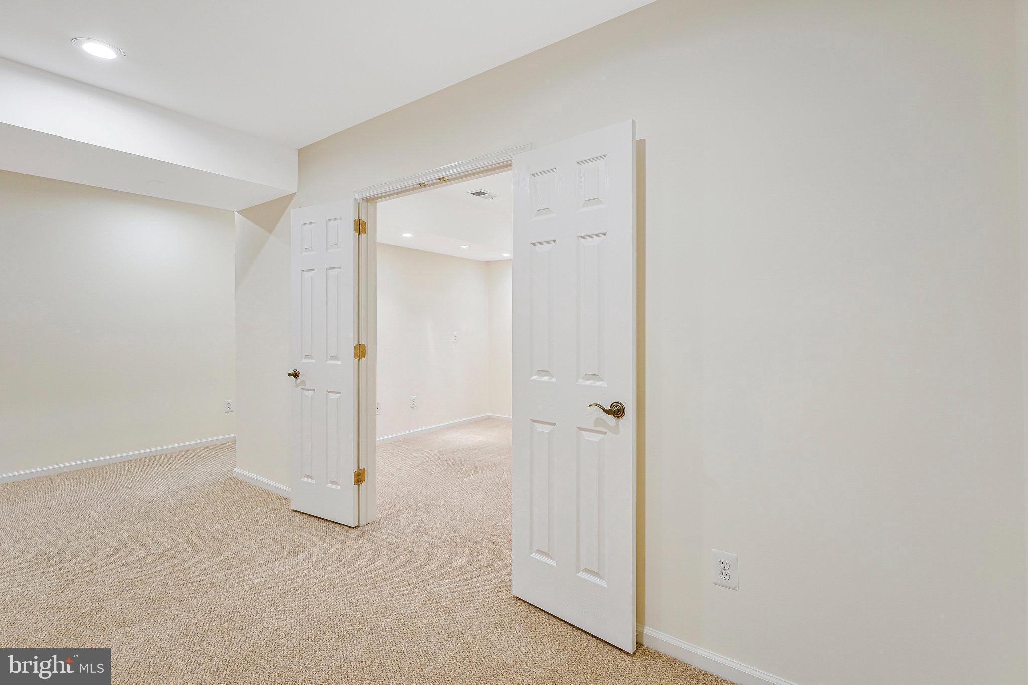 CEDARS OF MC LEAN - Residential