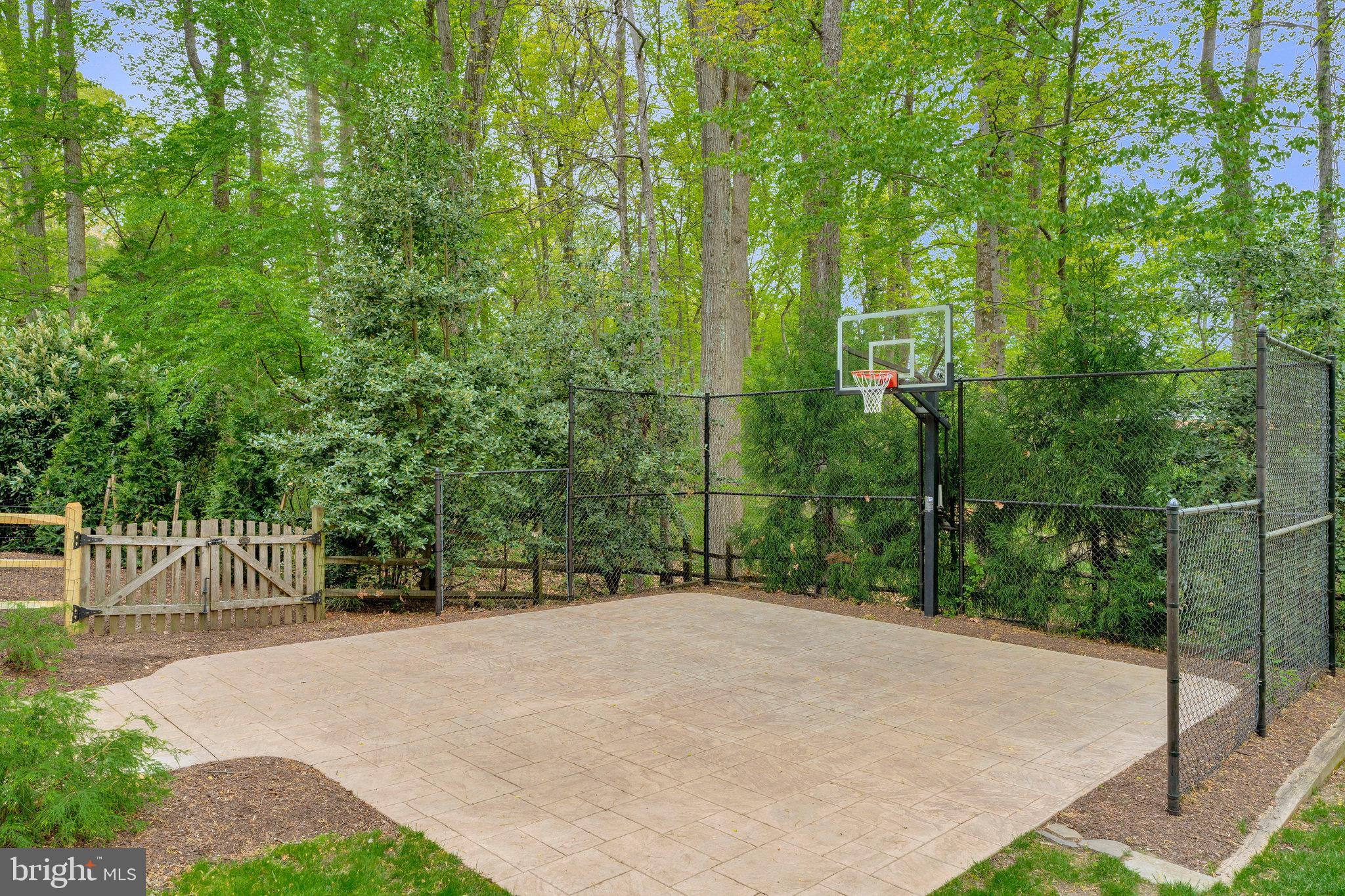 CEDARS OF MC LEAN - Residential