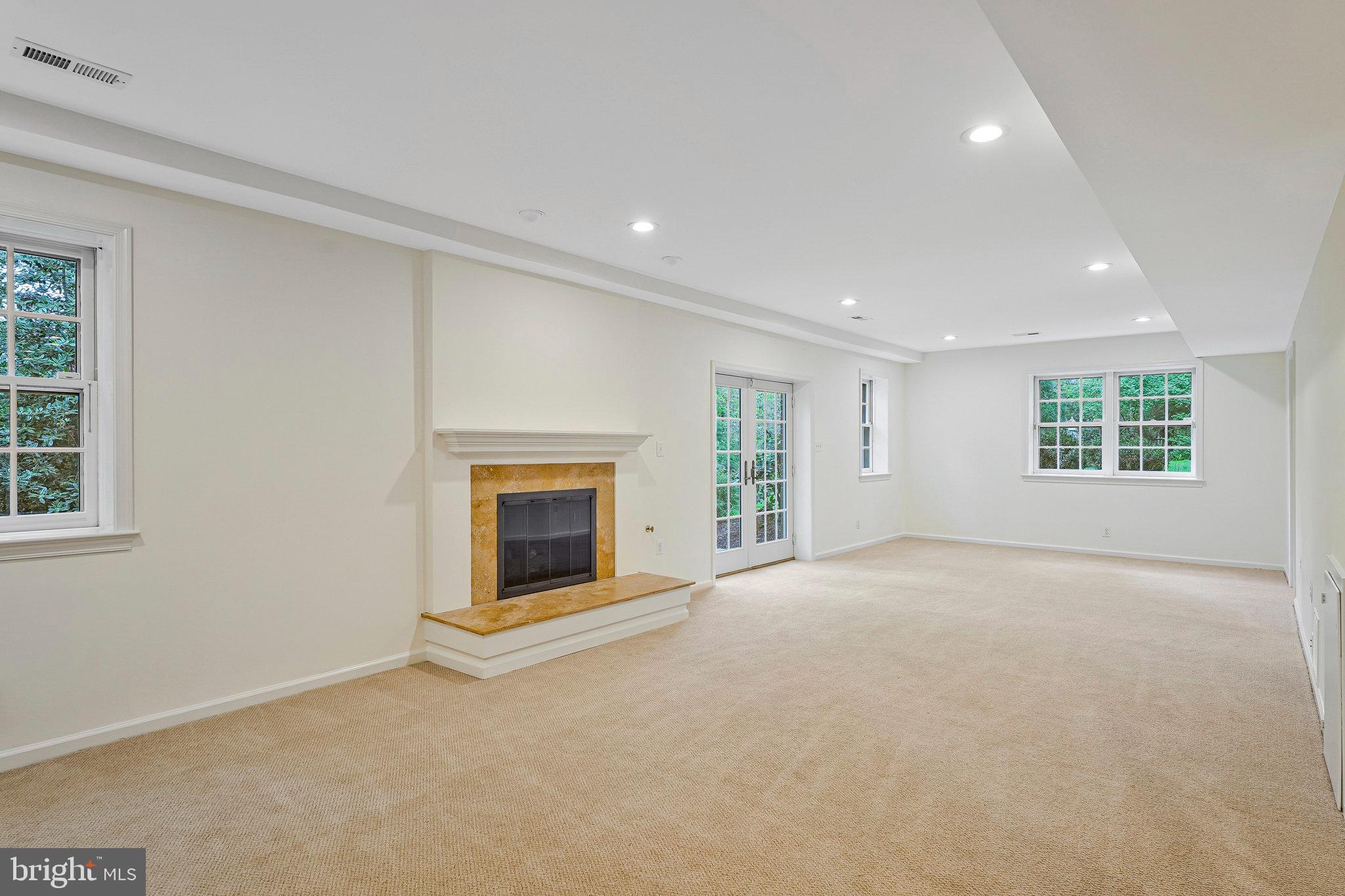 CEDARS OF MC LEAN - Residential