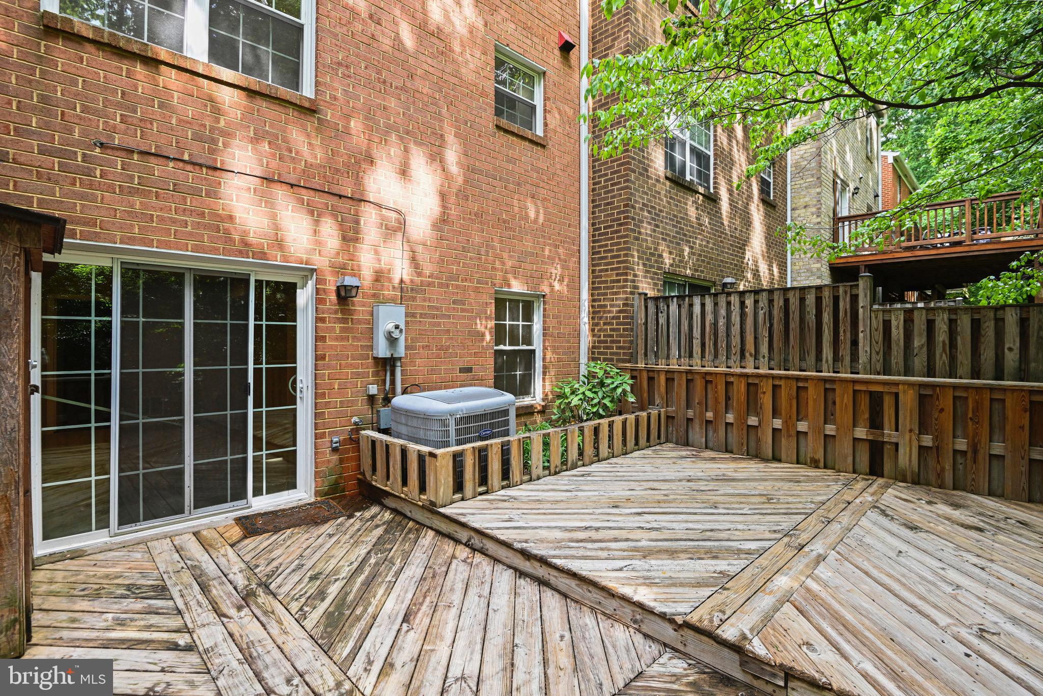 SADDLER OAKS - Residential