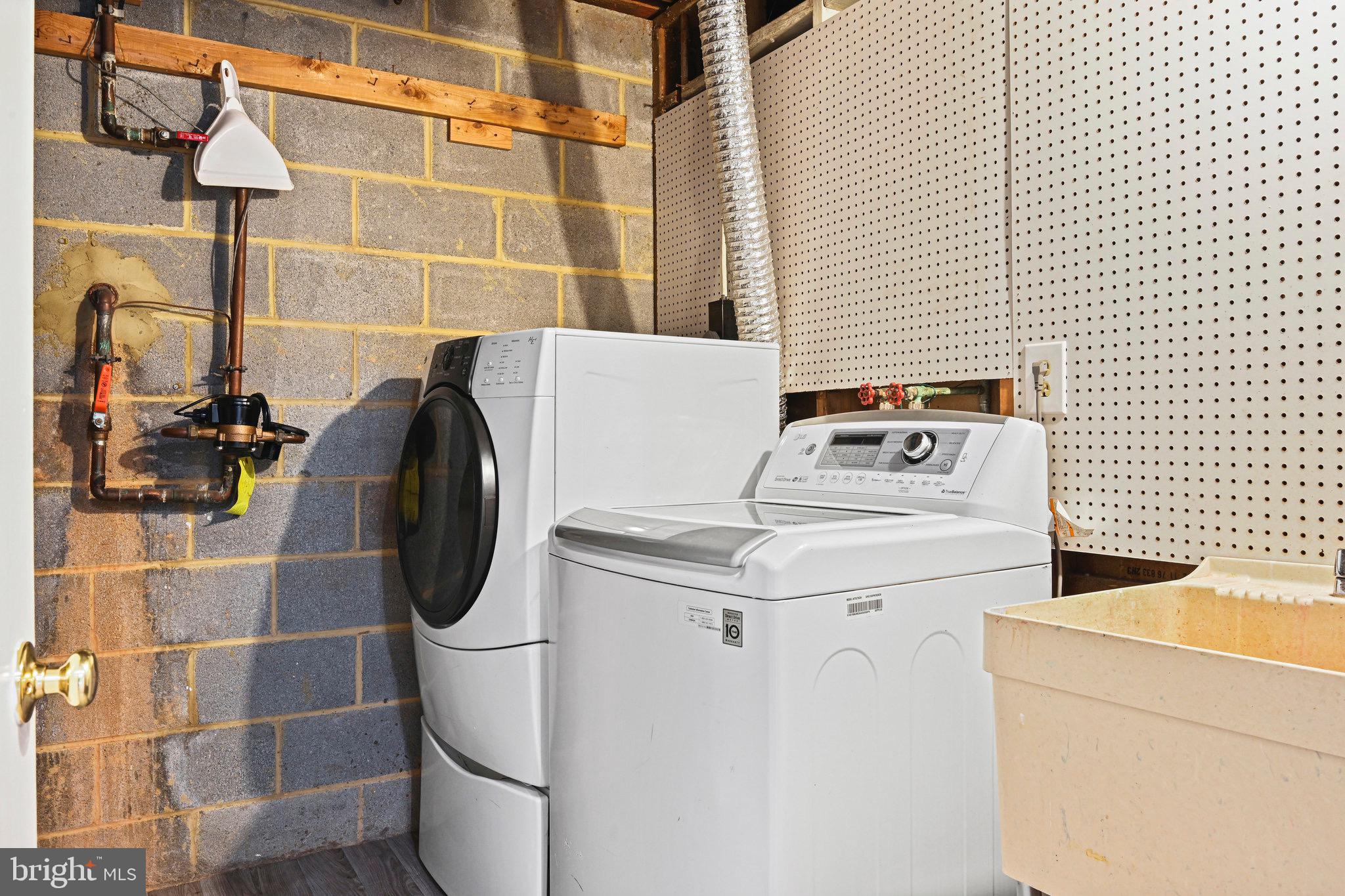 SADDLER OAKS - Residential