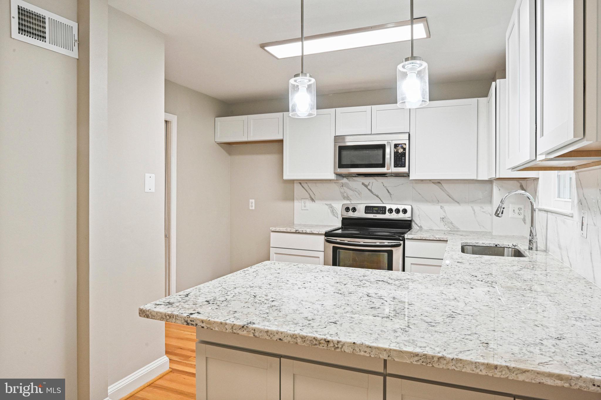 SADDLER OAKS - Residential