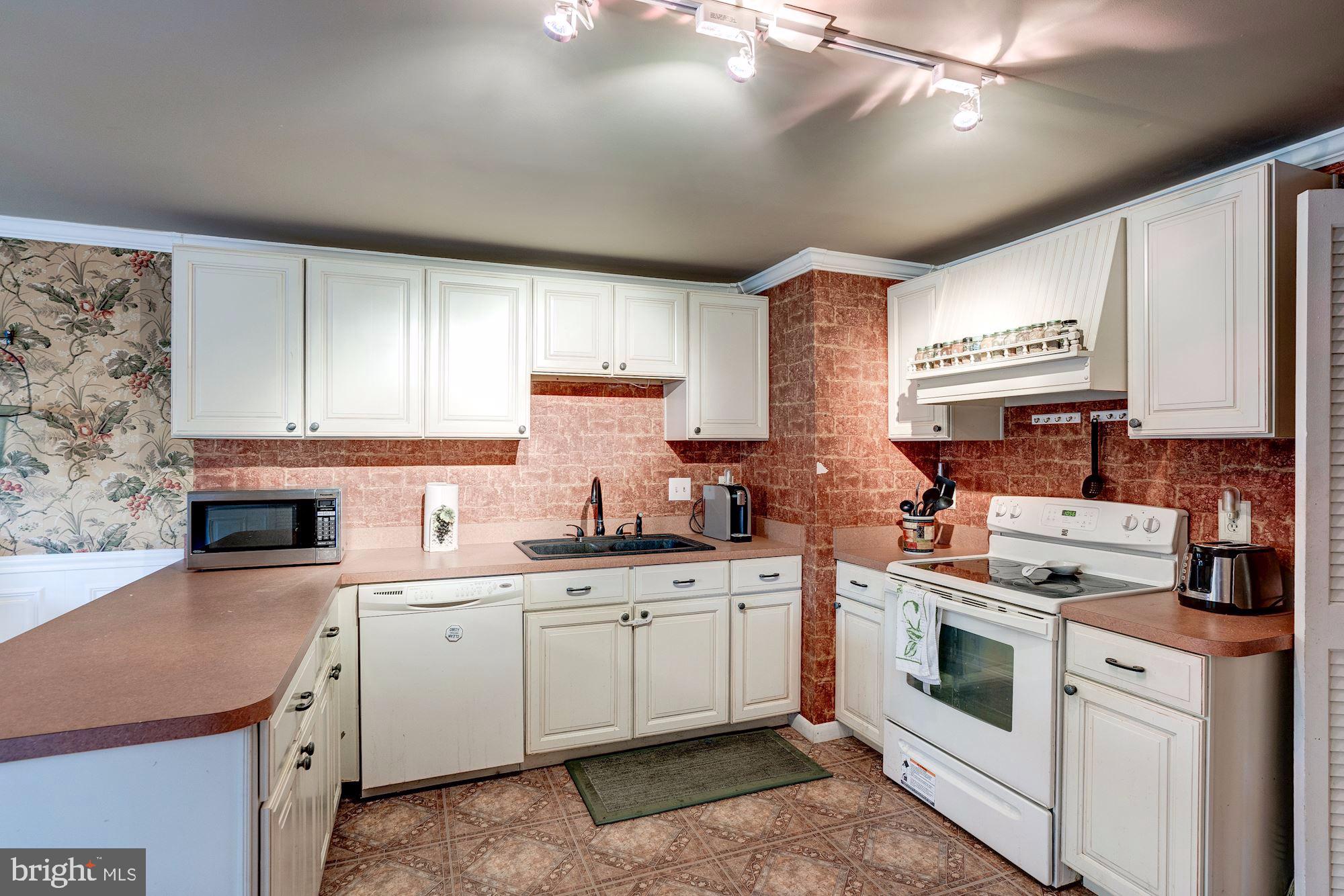 CARDINAL GLEN - Residential