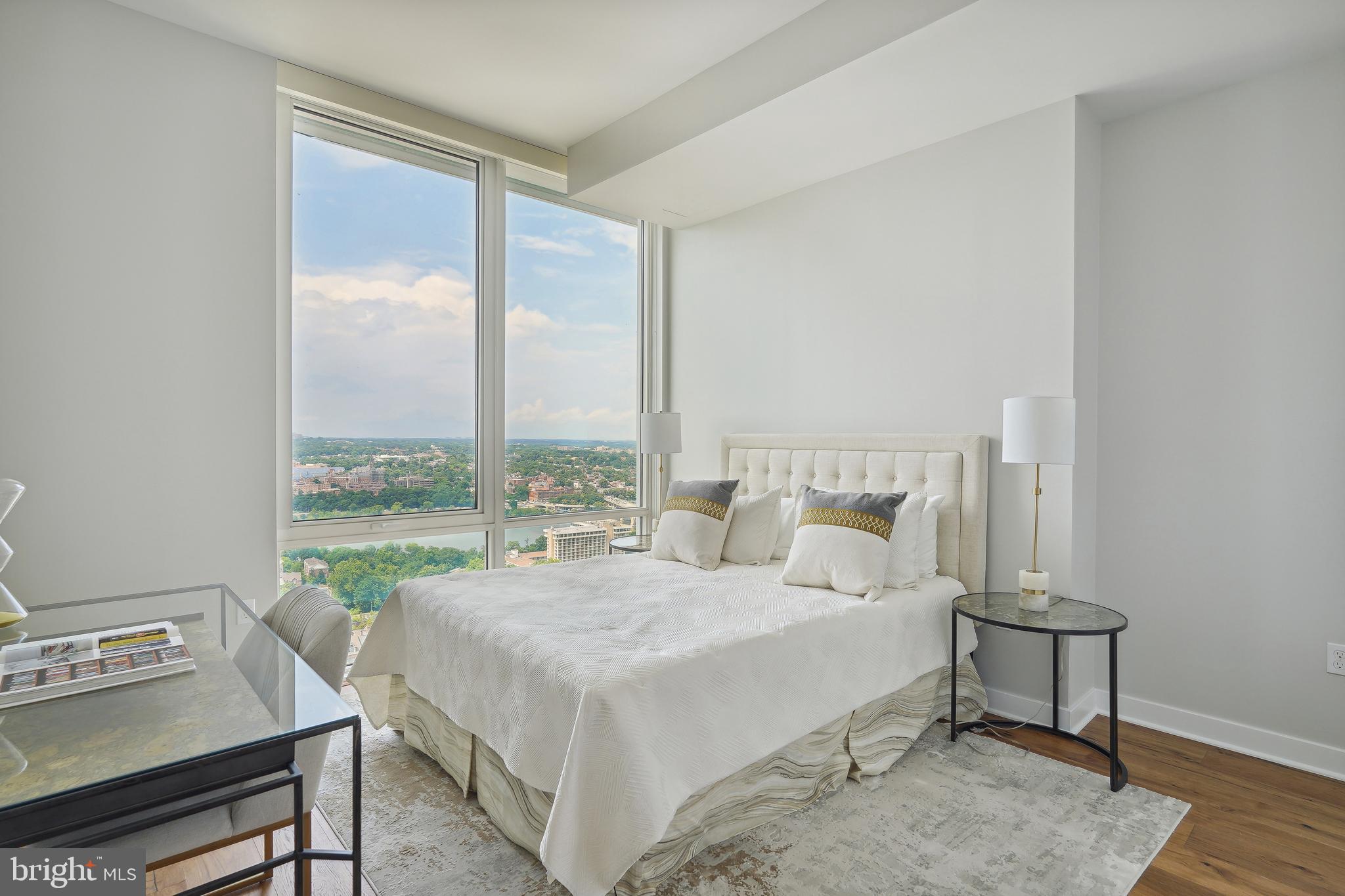 ROSSLYN - Residential