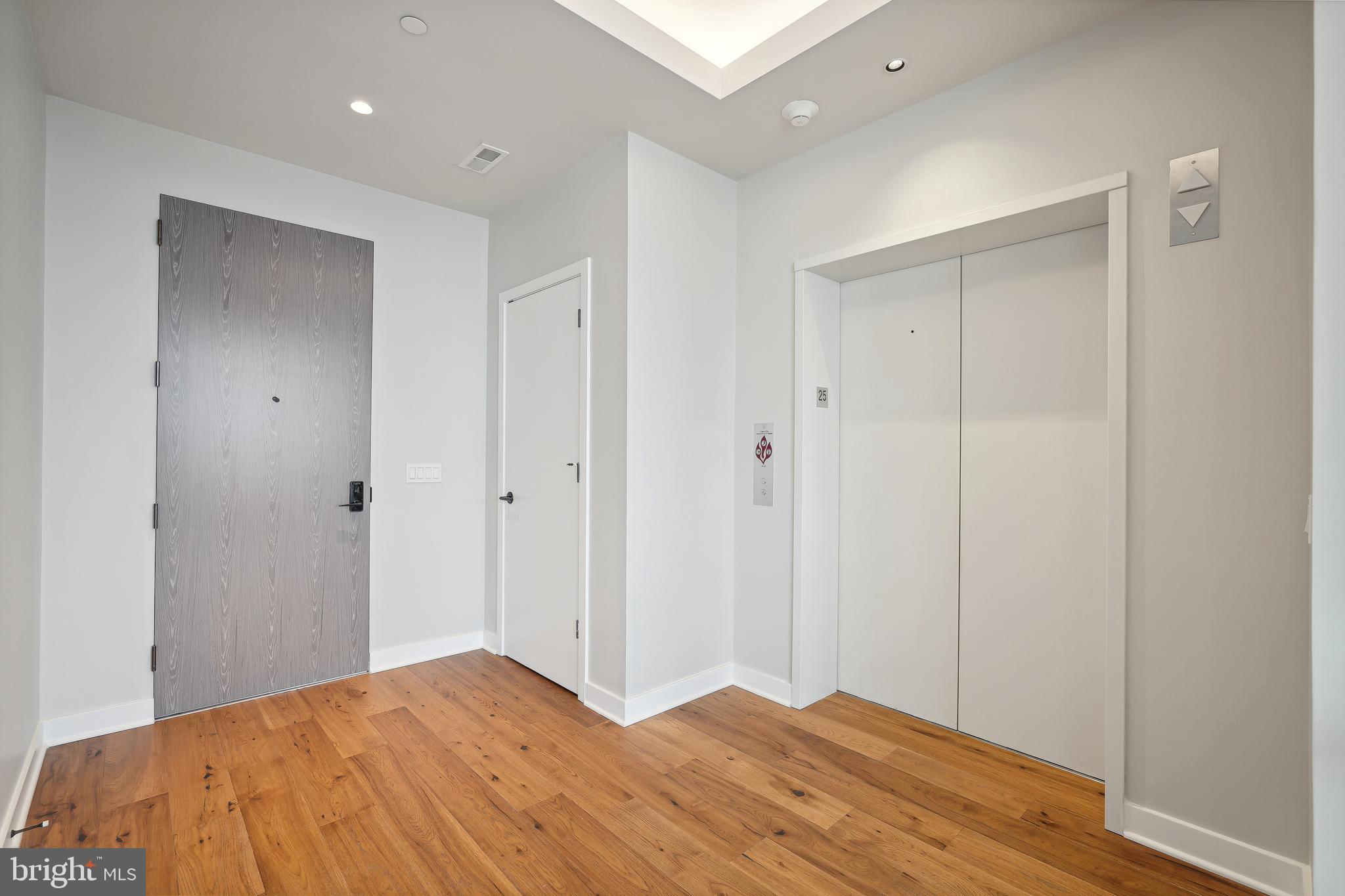 ROSSLYN - Residential