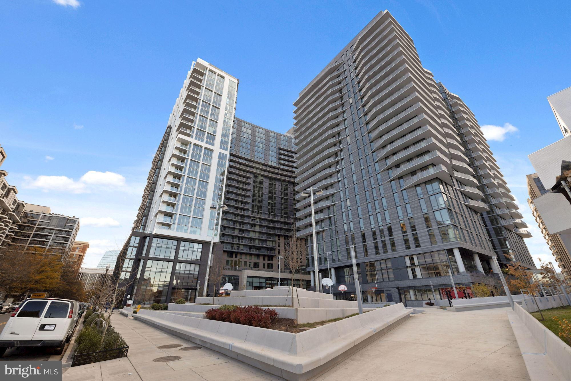 ROSSLYN - Residential