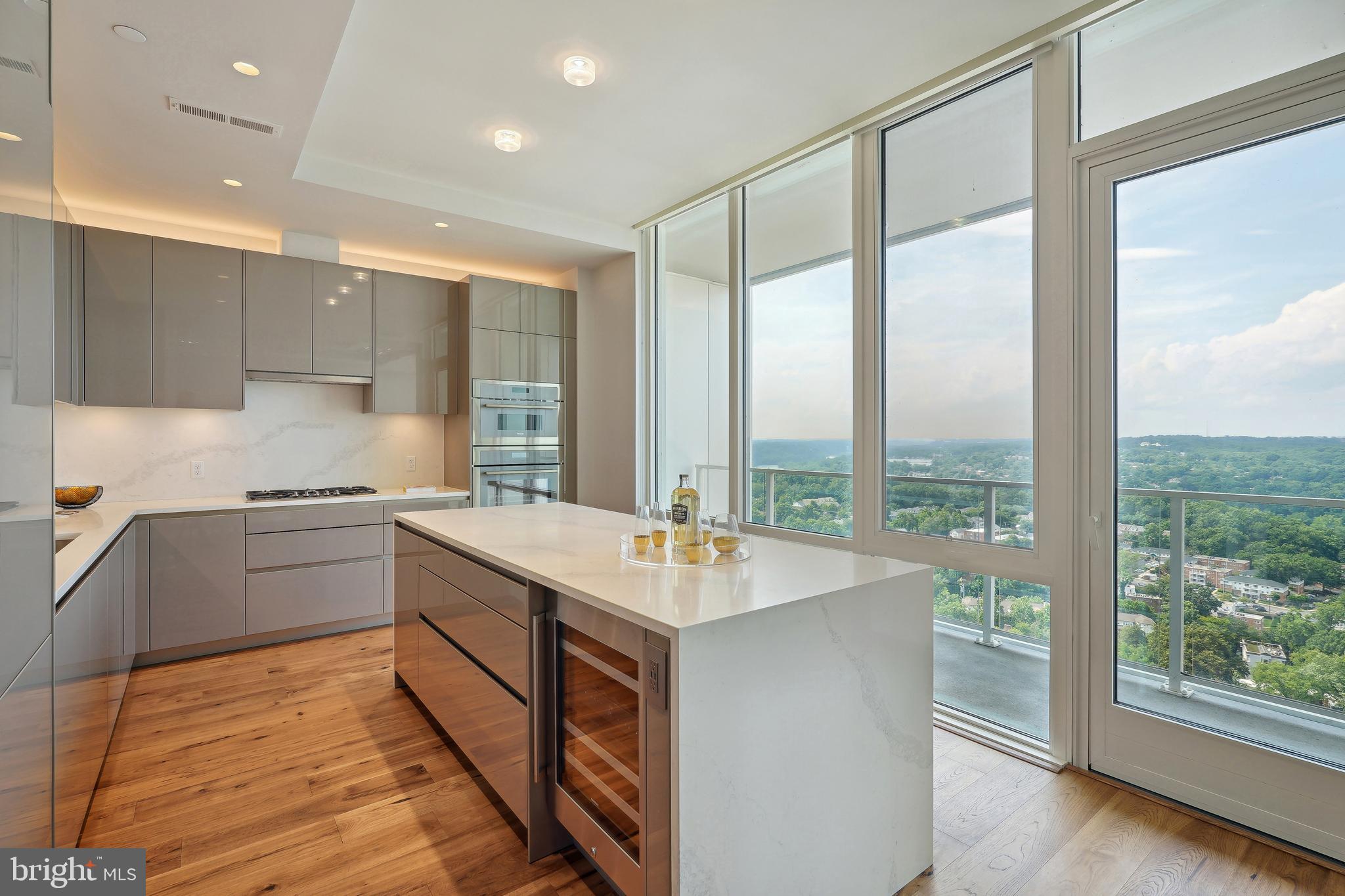 ROSSLYN - Residential