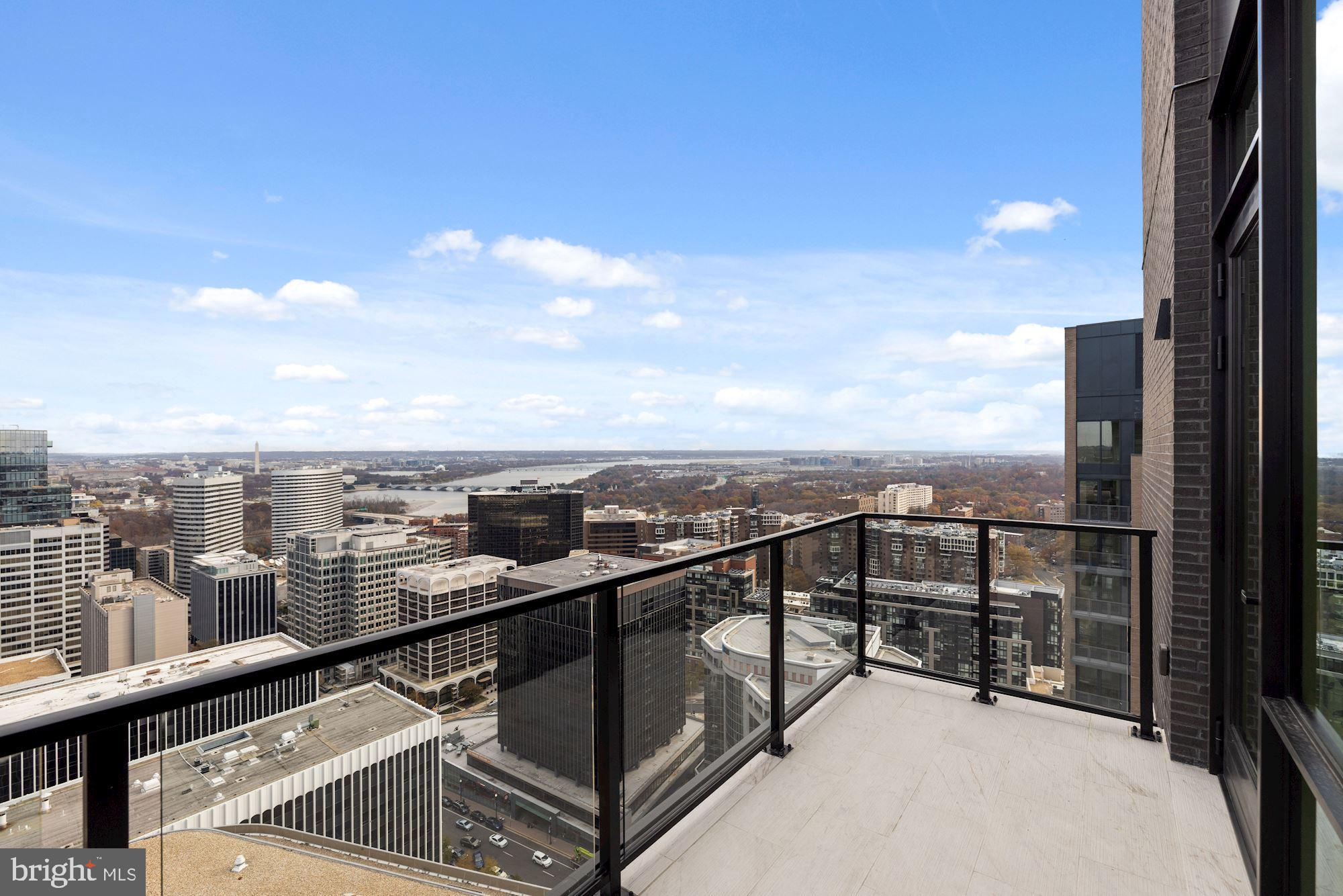 ROSSLYN - Residential