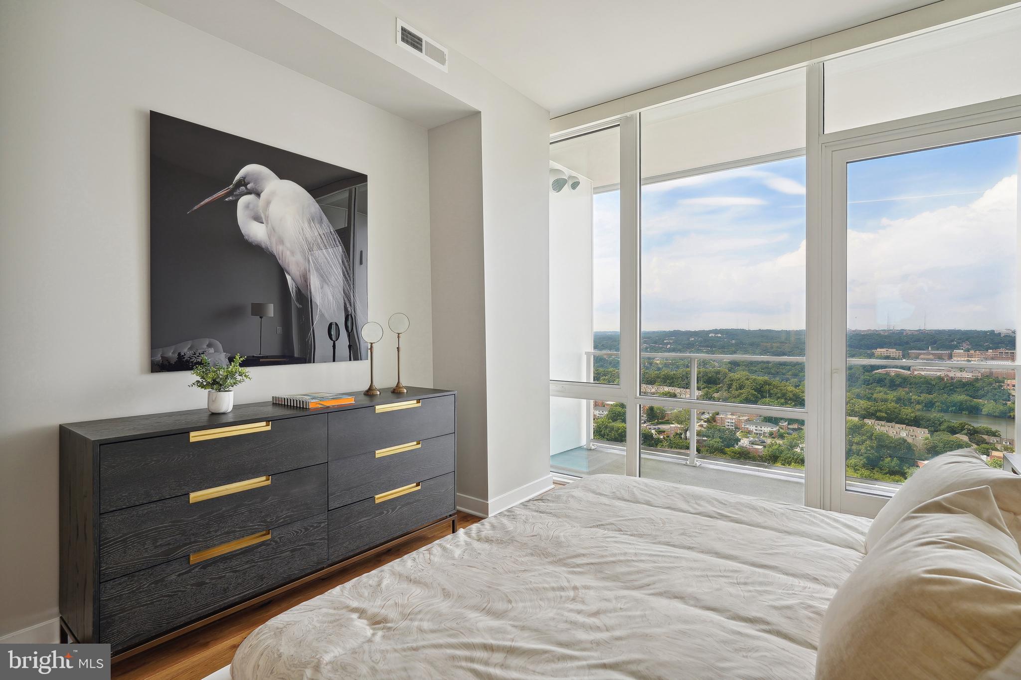 ROSSLYN - Residential