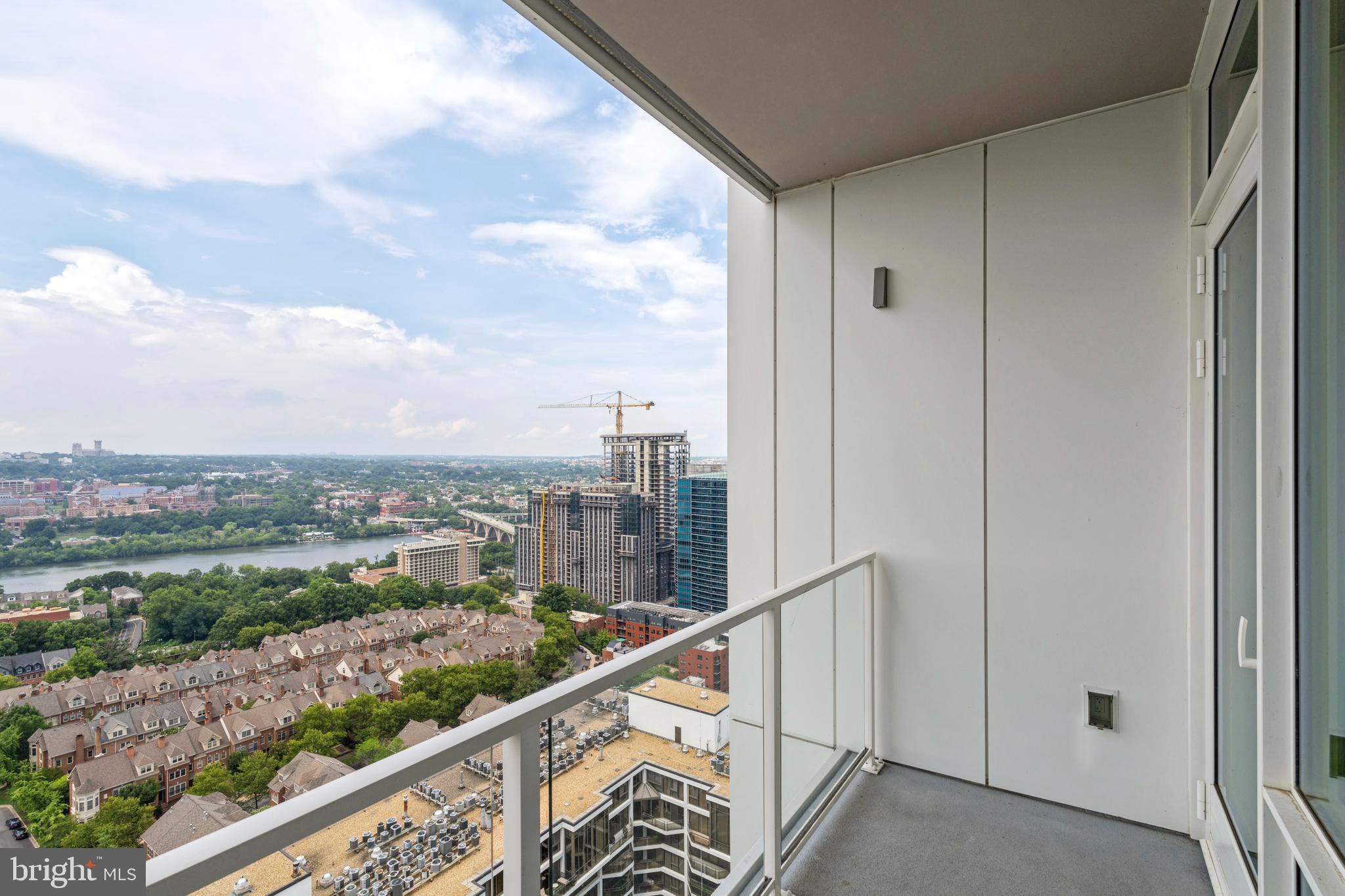 ROSSLYN - Residential