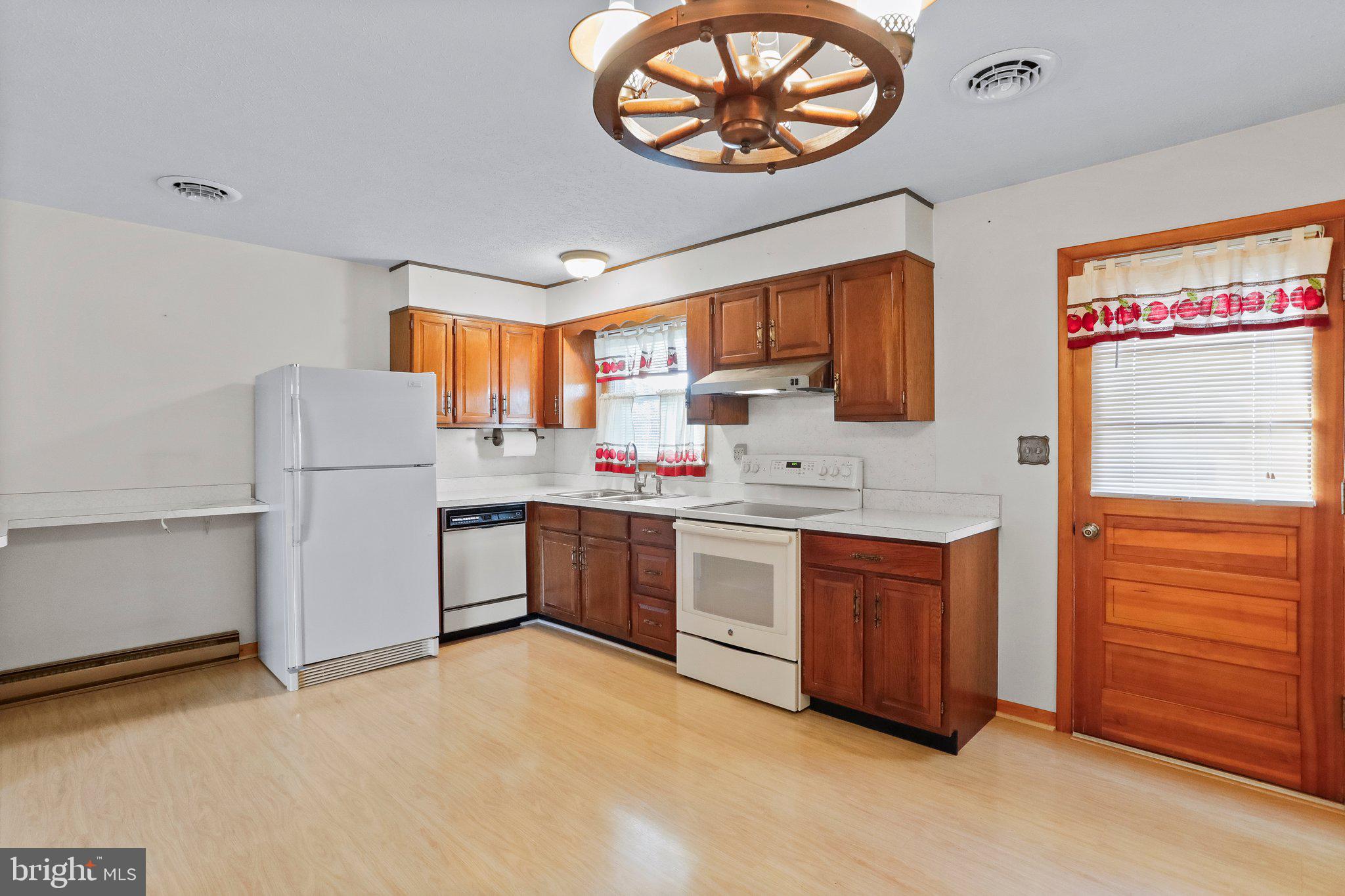 SUNRISE SUMMIT - Residential