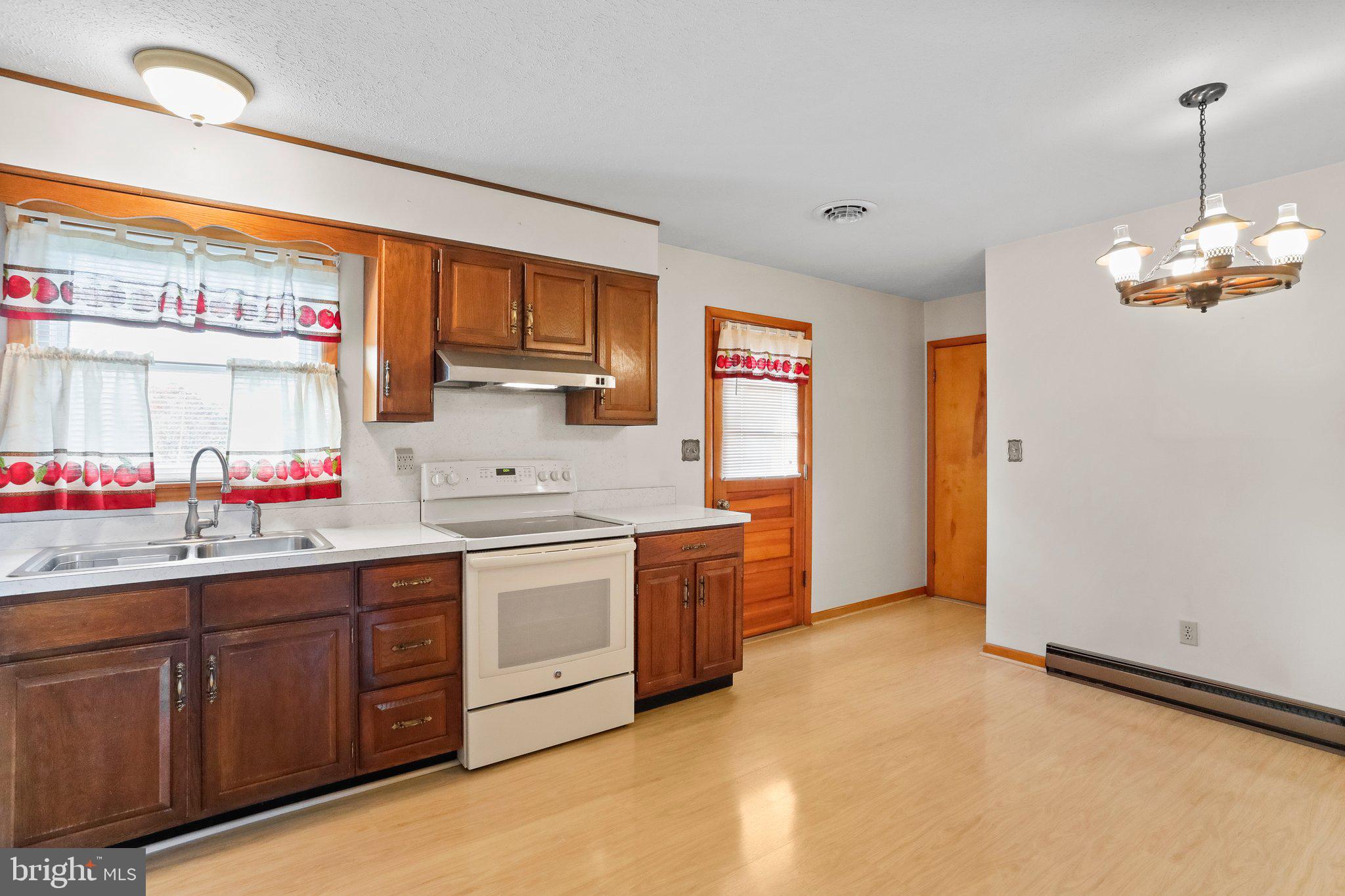 SUNRISE SUMMIT - Residential