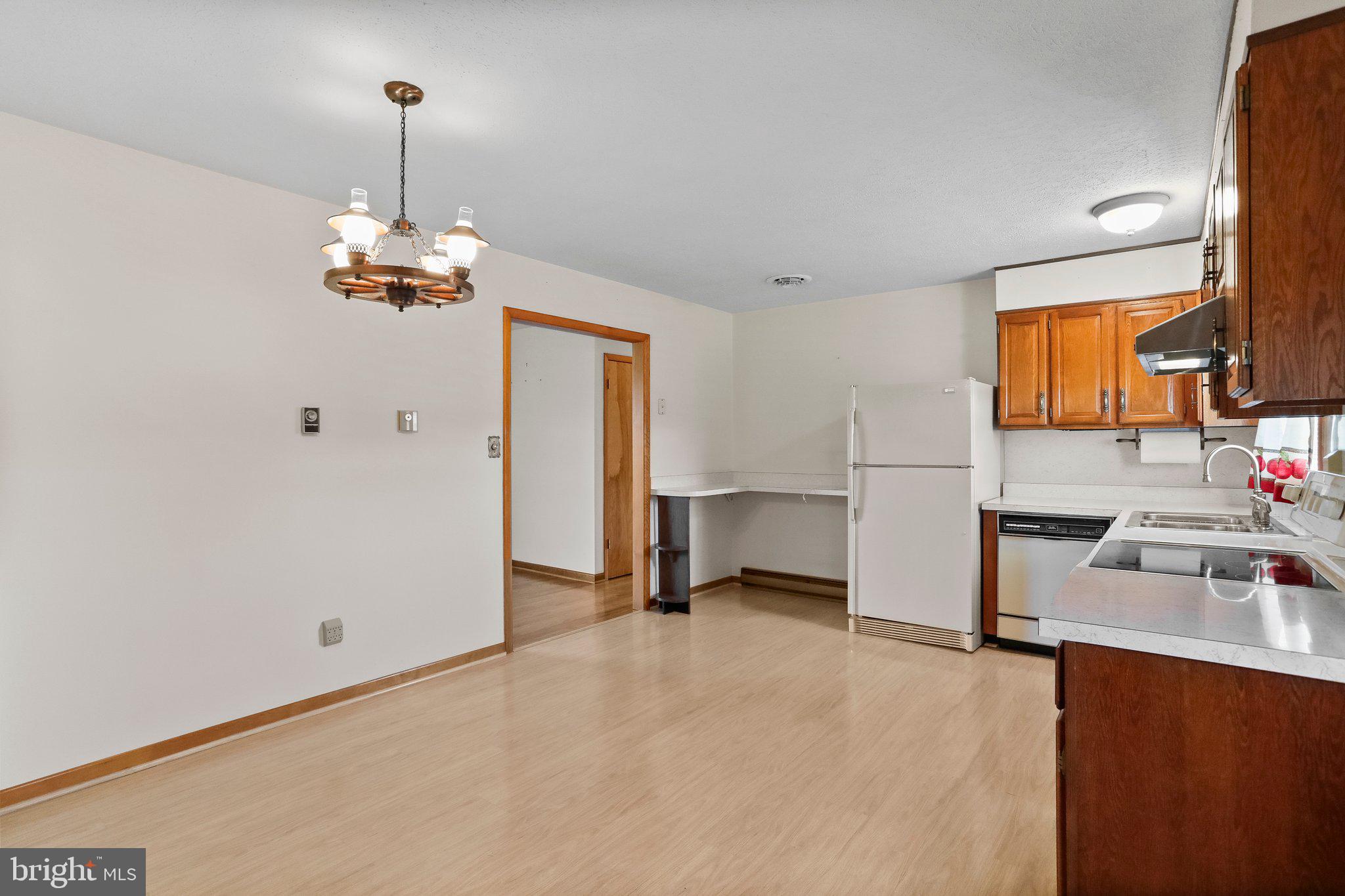 SUNRISE SUMMIT - Residential